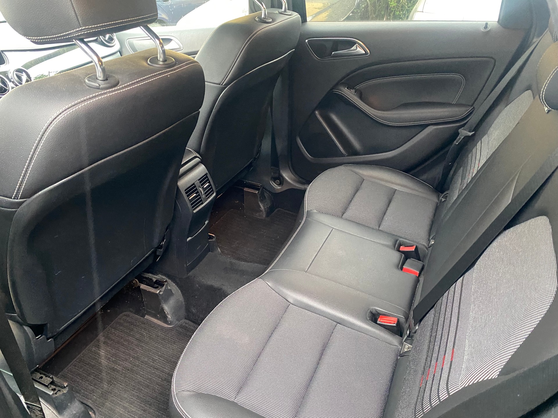 MERCEDES-BENZ B 220 CDI 4Matic 7G-DCT-image-7