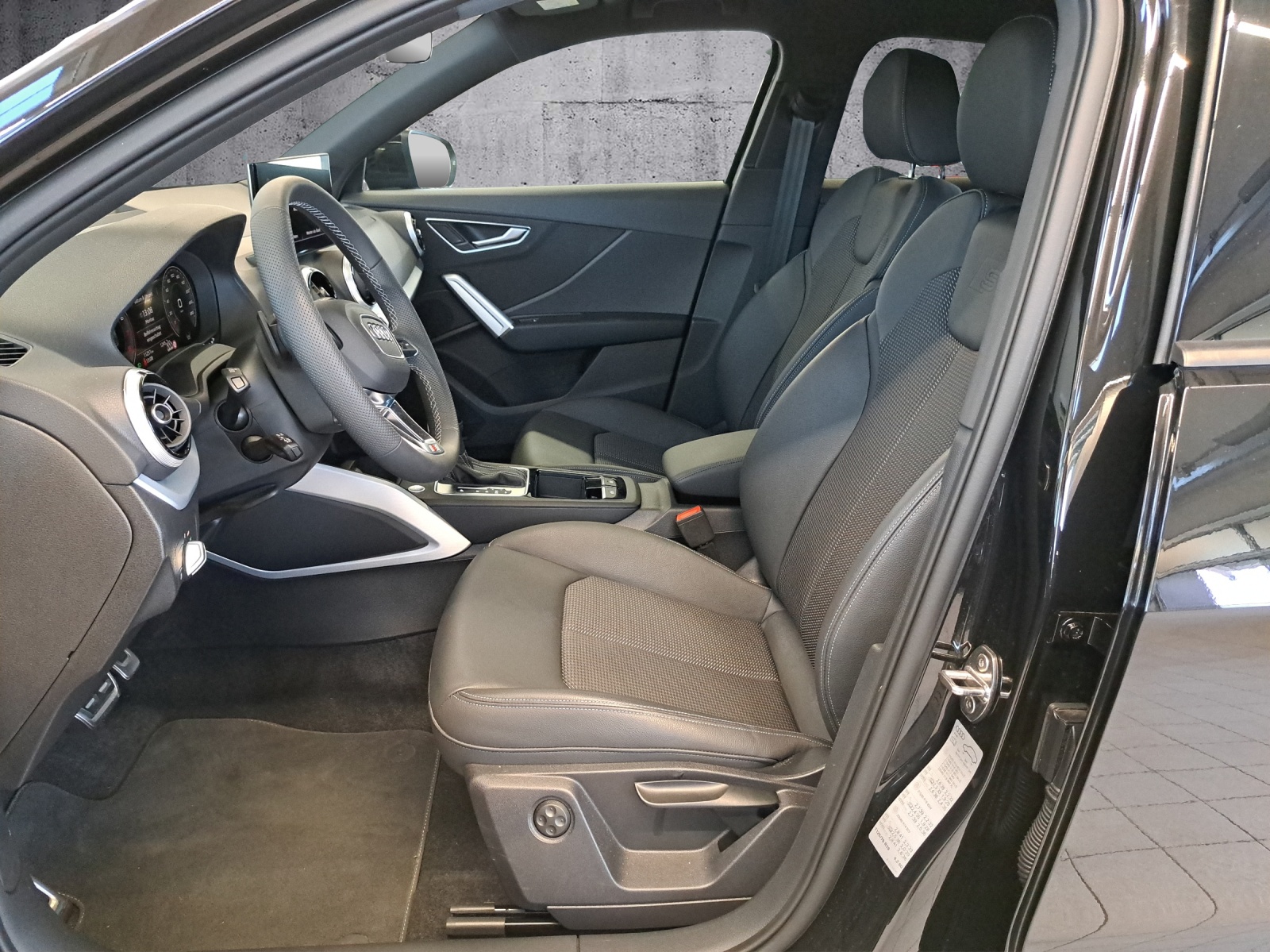 AUDI Q2 2.0 40 TFSI Advanced Attraction quattro-image-9