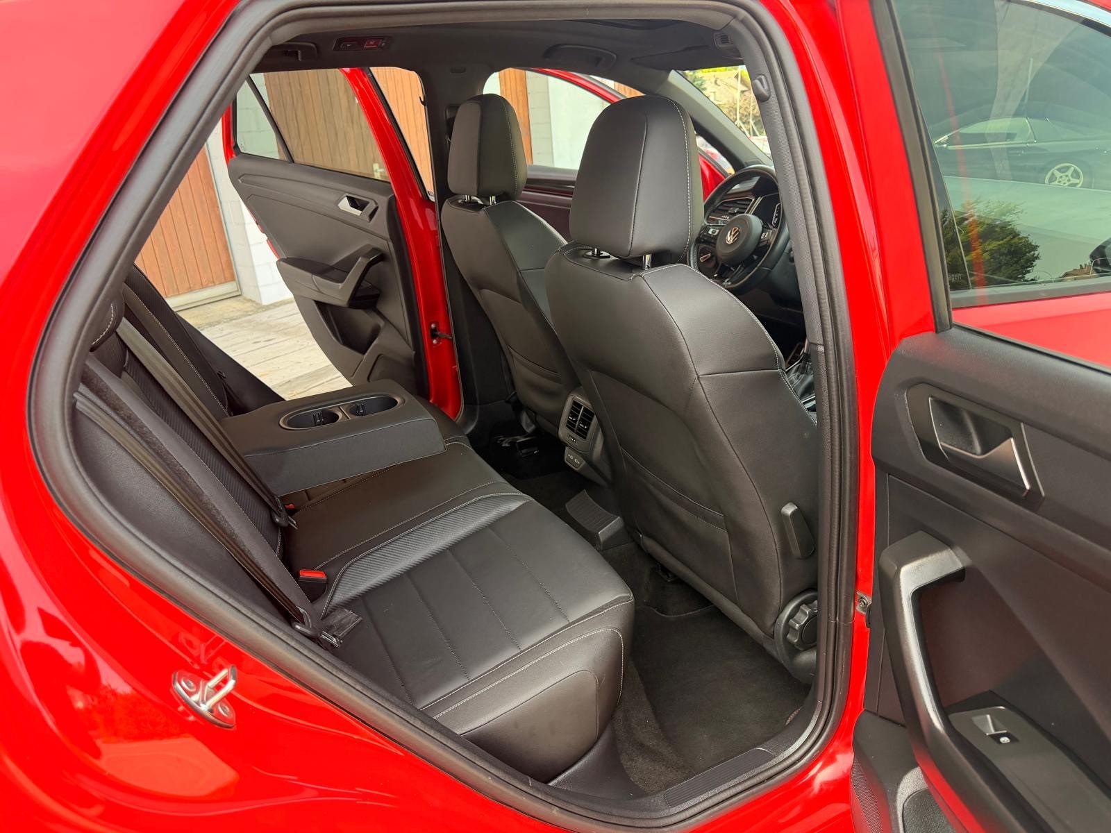VW T-Roc 2.0 TSI R DSG 4Motion-image-8