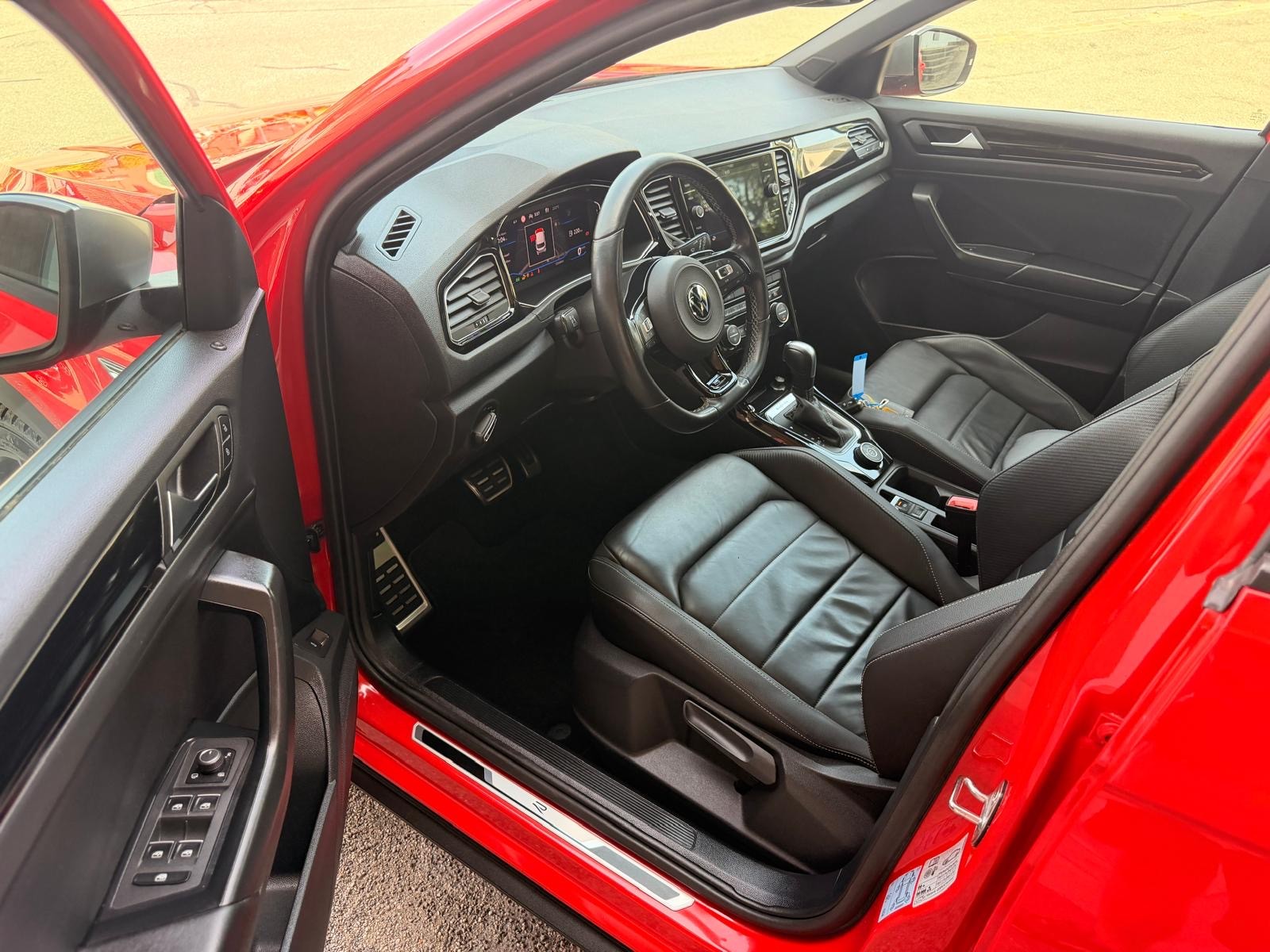 VW T-Roc 2.0 TSI R DSG 4Motion-image-7