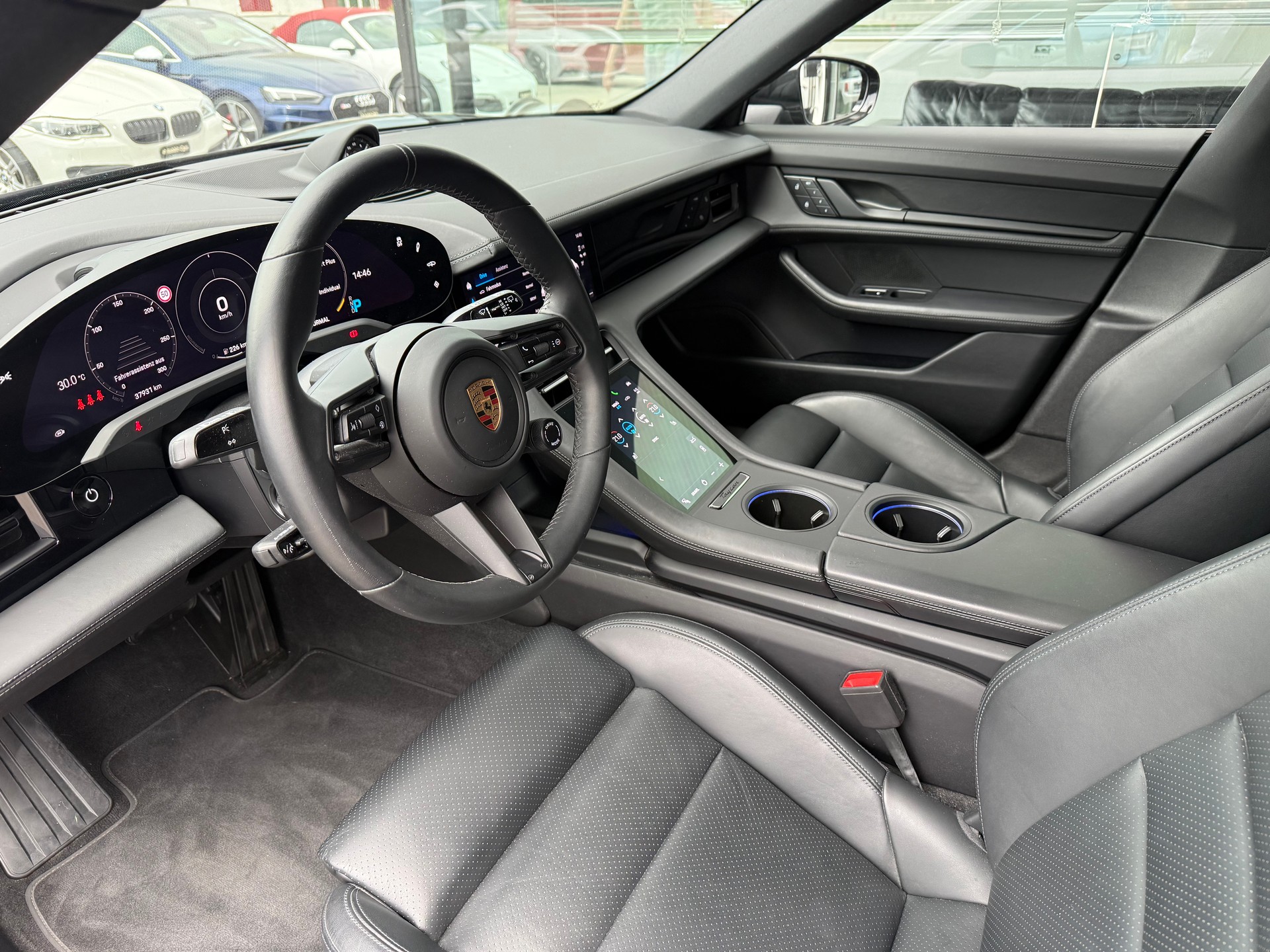 PORSCHE Taycan 4 Cross Turismo-image-5