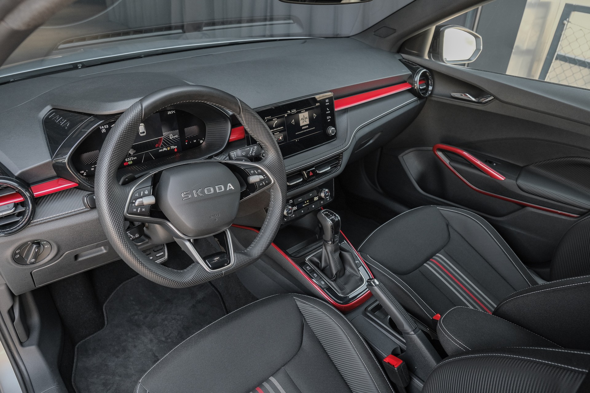 SKODA Fabia 1.0 TSI Monte Carlo DSG-image-11