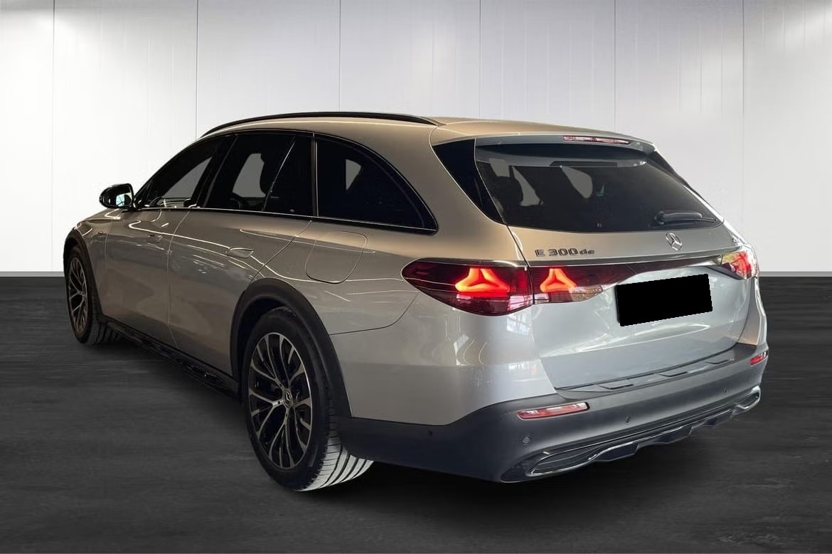 MERCEDES-BENZ E 300 de All-Terrain 4Matic 9G-Tronic-image-5