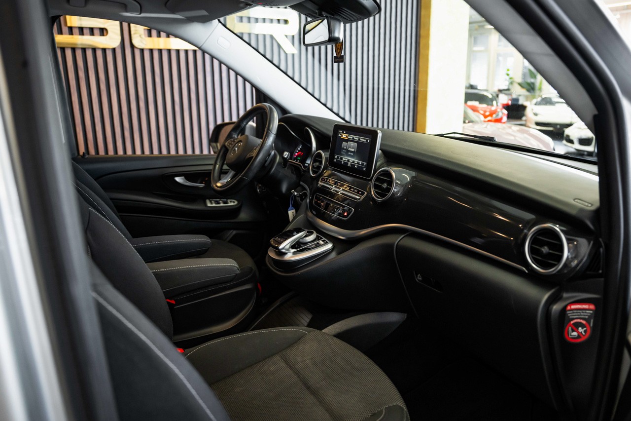 MERCEDES-BENZ V 220 d lang 7G-Tronic-image-15