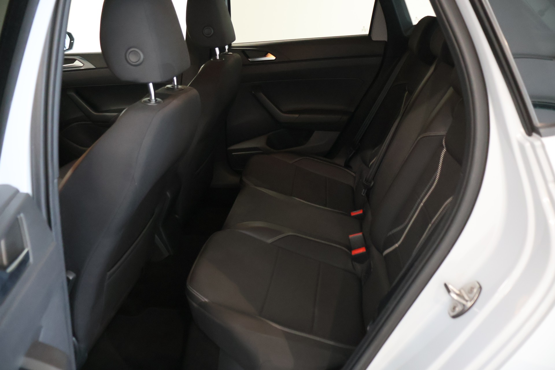 VW Polo 1.0 TSI BMT R Line-image-11