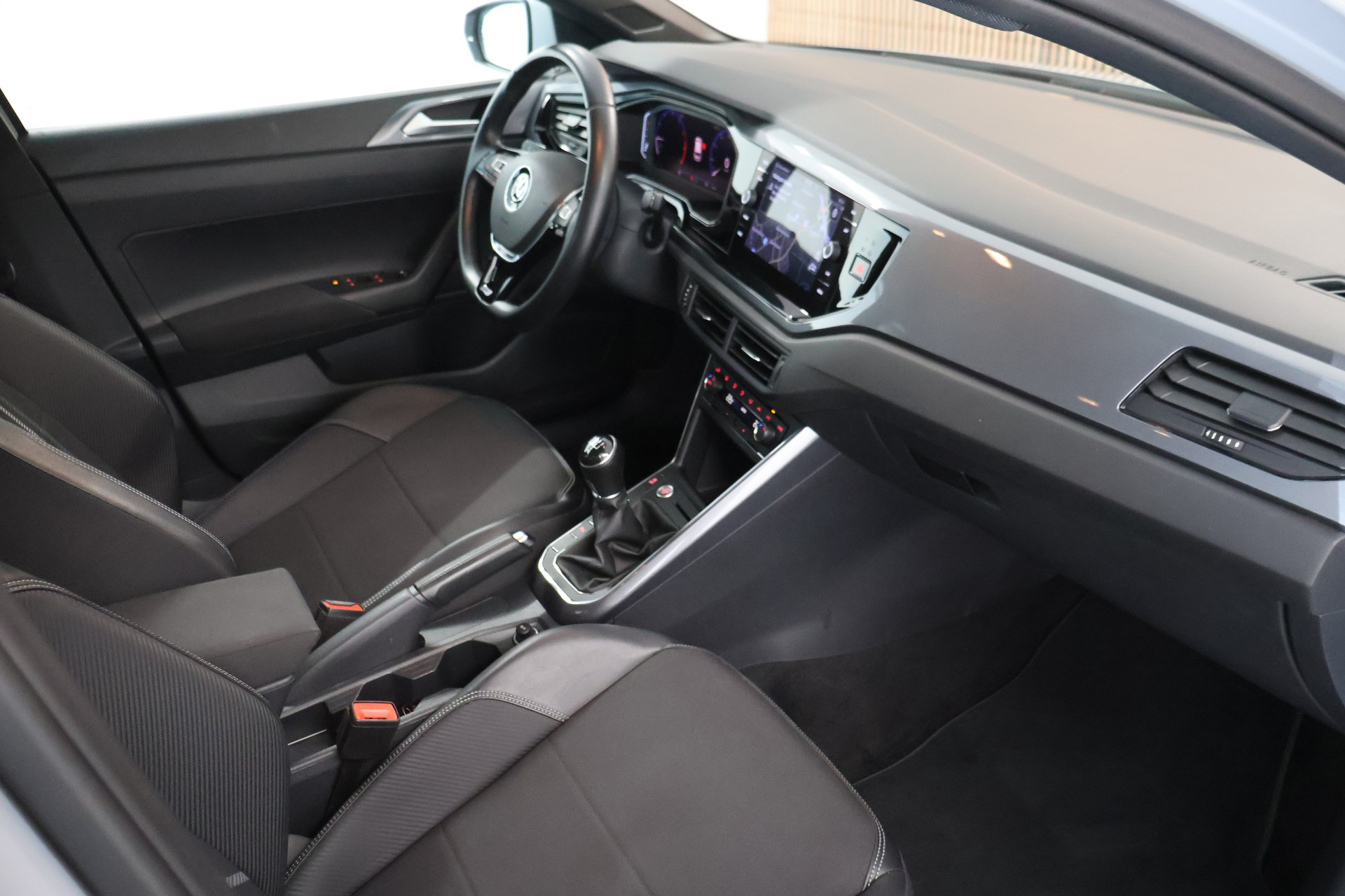 VW Polo 1.0 TSI BMT R Line-image-13