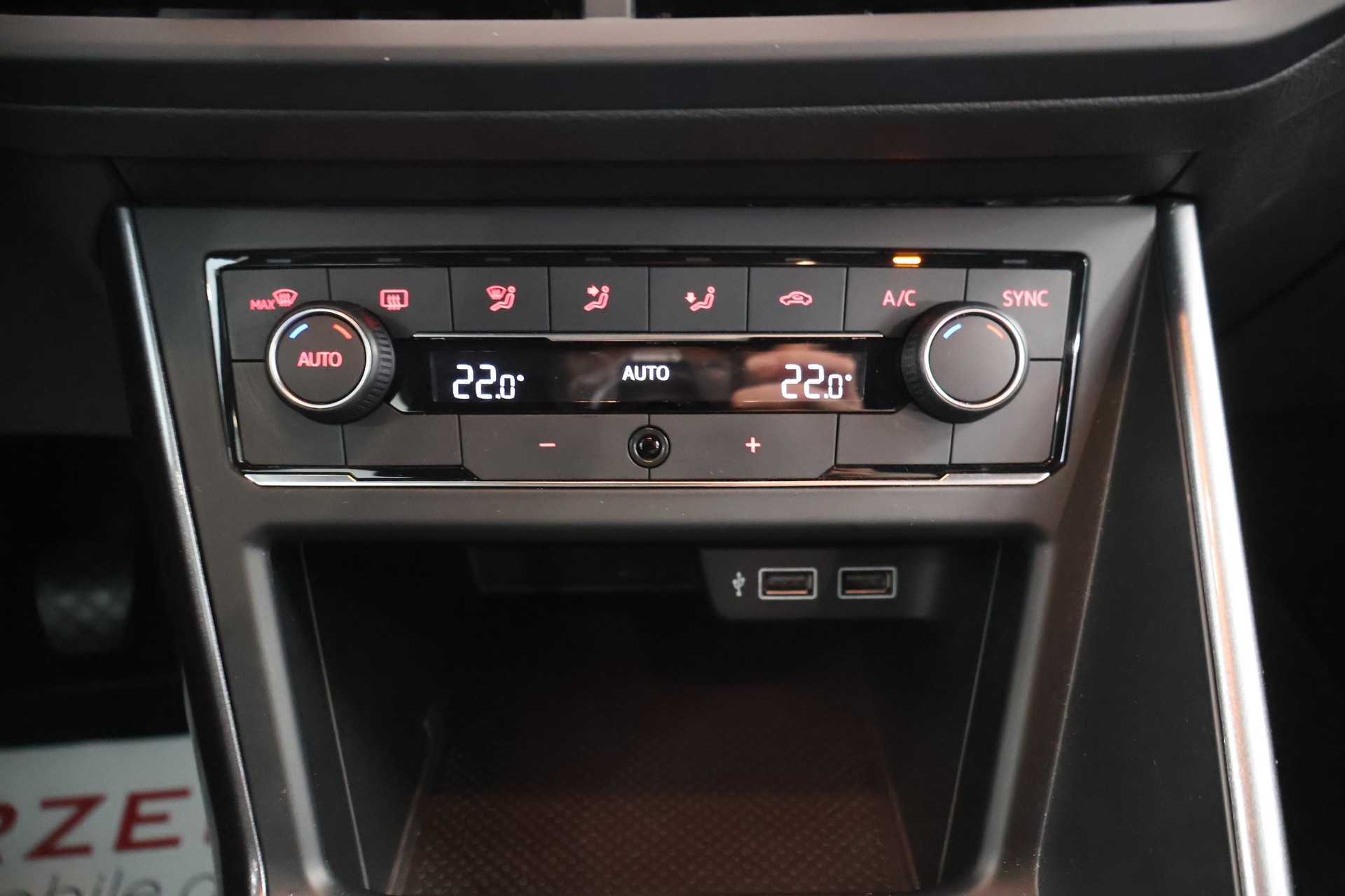 VW Polo 1.0 TSI BMT R Line-image-18