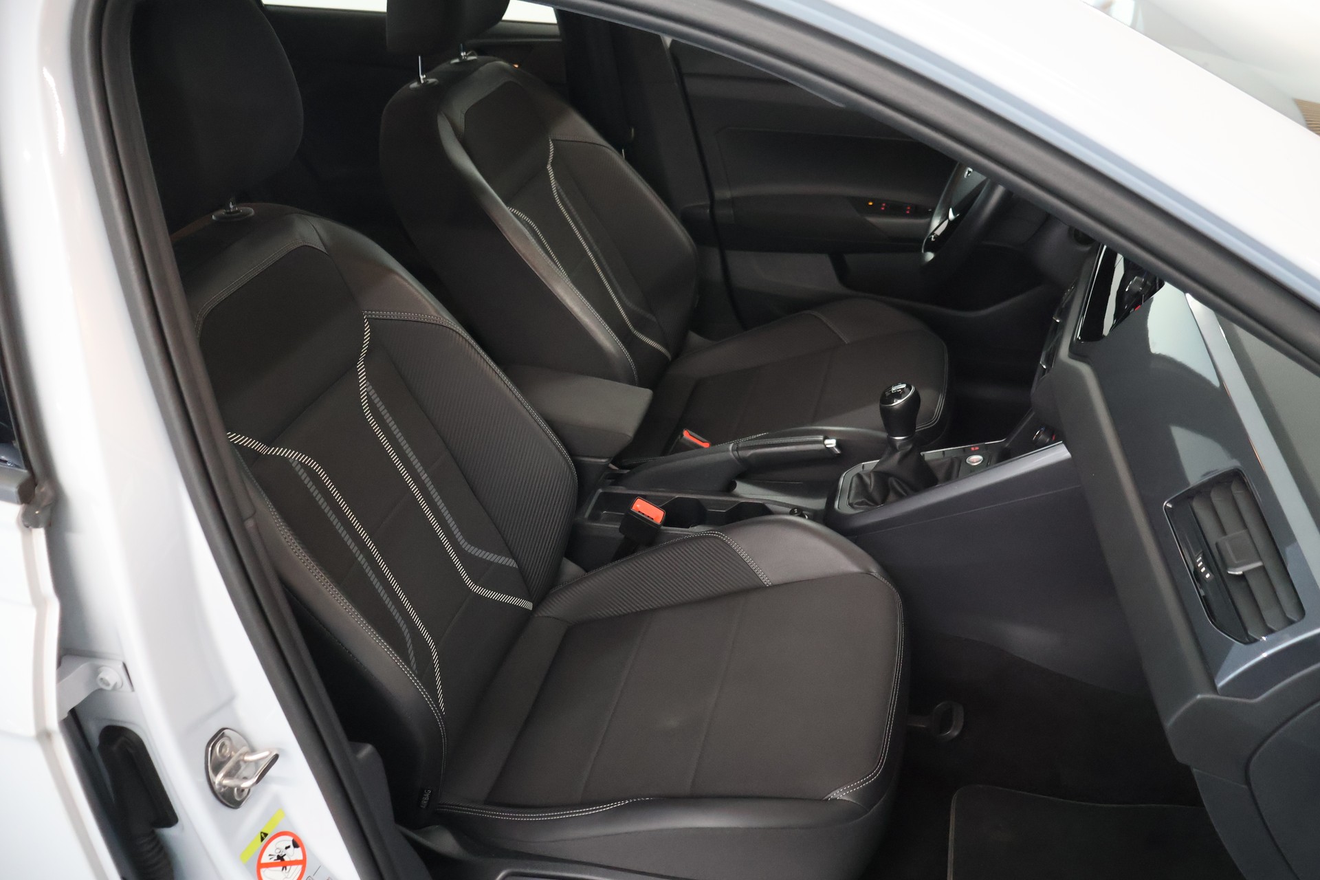 VW Polo 1.0 TSI BMT R Line-image-14