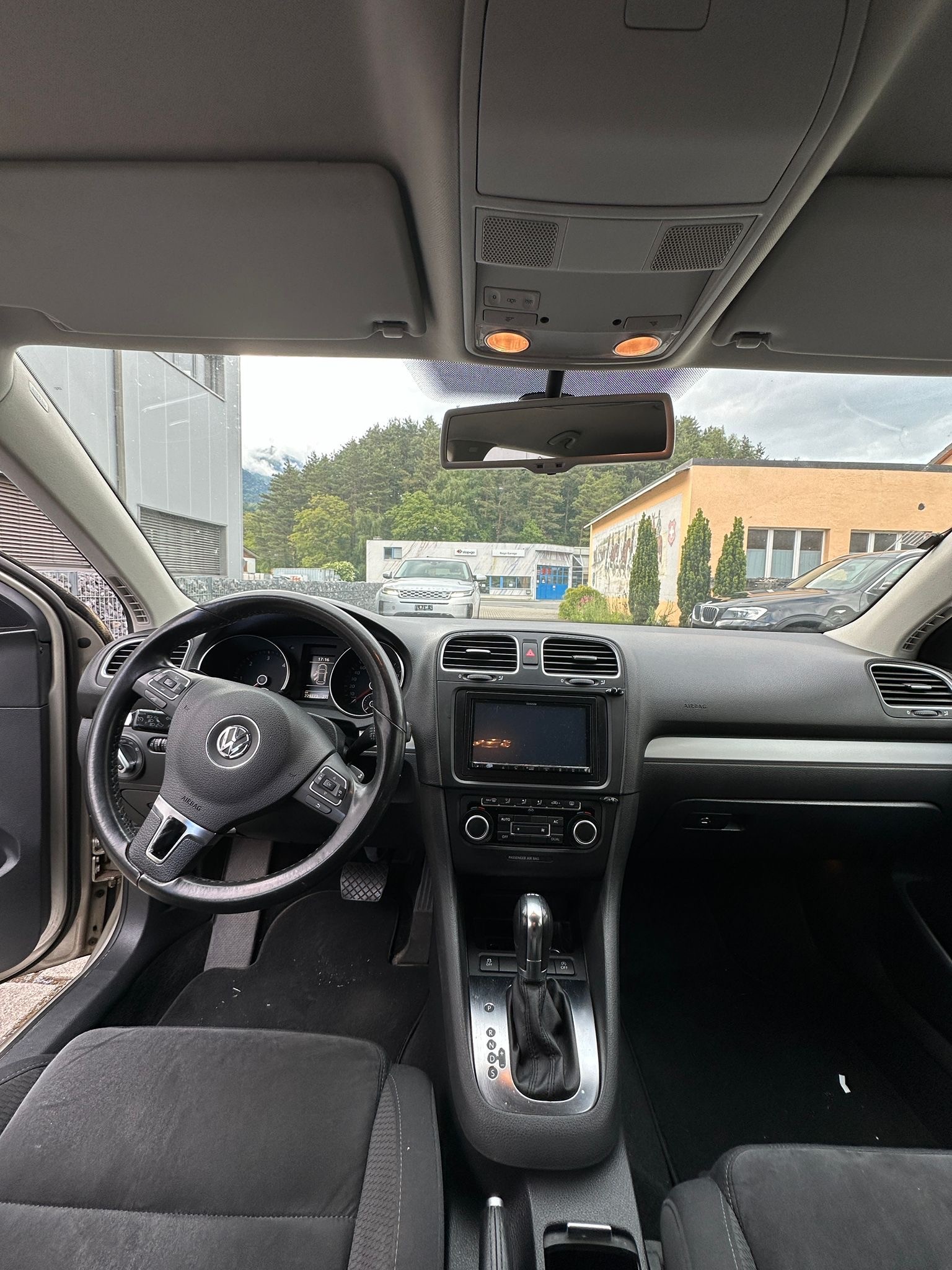 VW Golf Variant 1.6 TDI BMT Team DSG-image-6