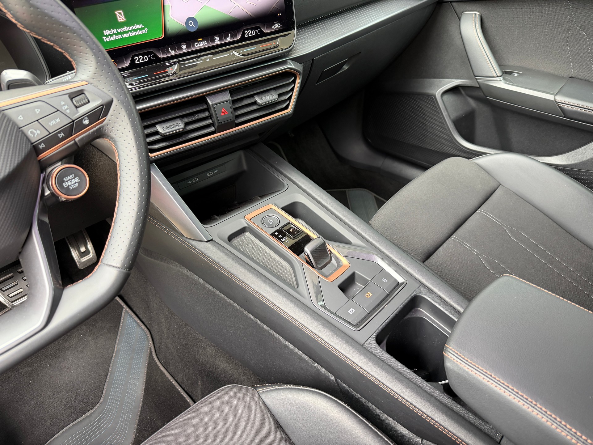 CUPRA LEON ST 1.5 eTSI DSG-image-14