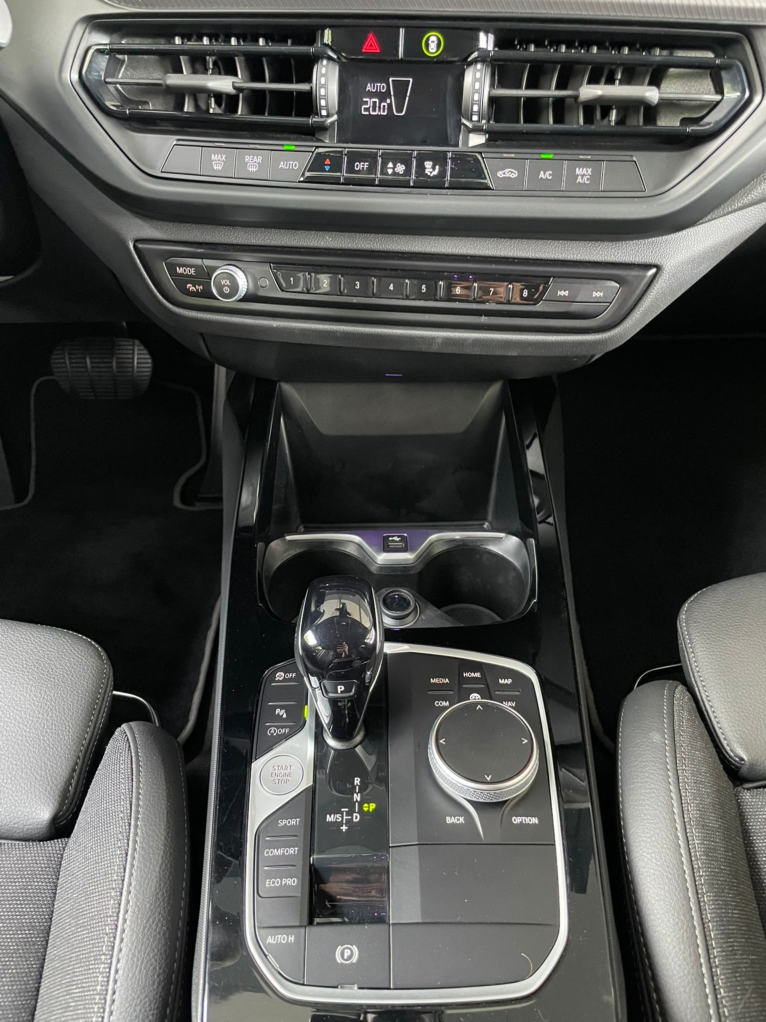 BMW 118i-image-9