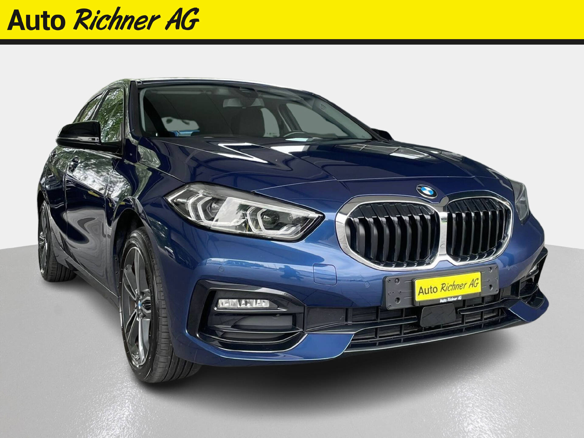 BMW 118i-image-0