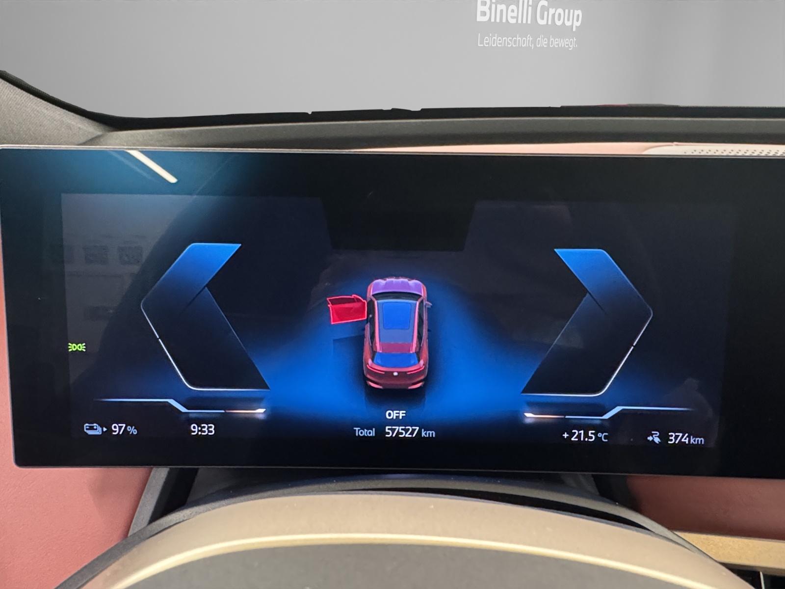 BMW iX xDrive40-image-19