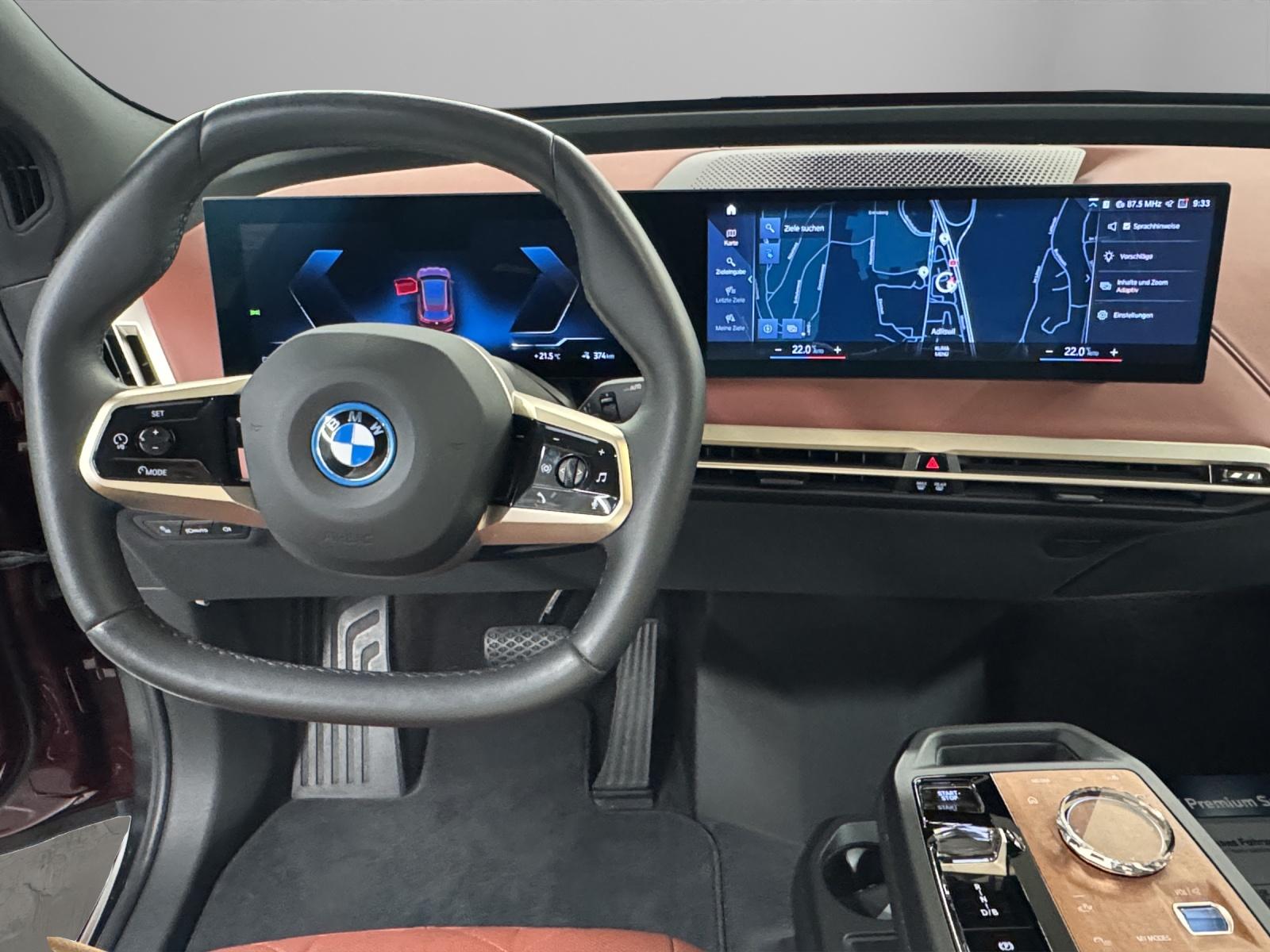 BMW iX xDrive40-image-18