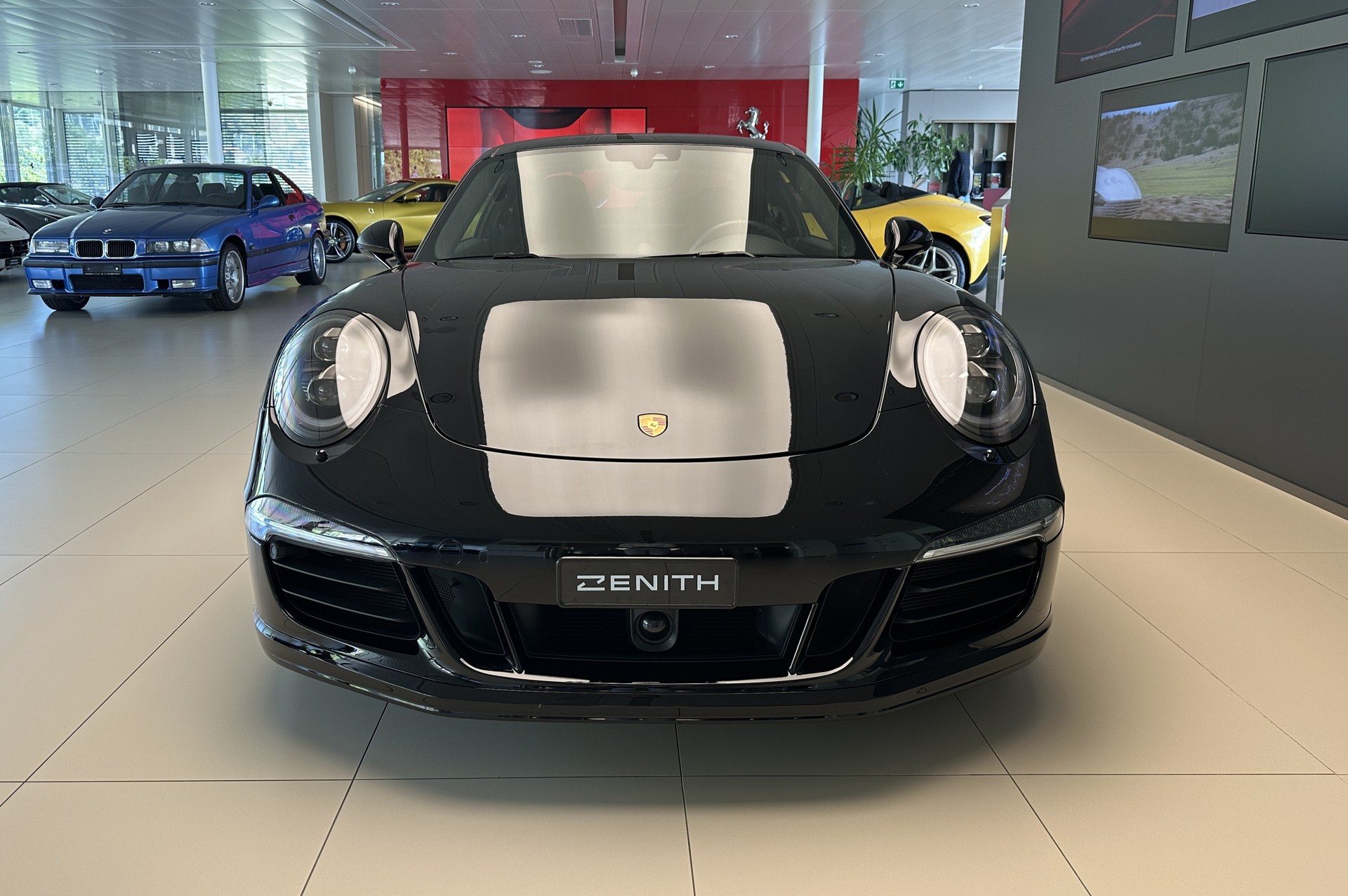 PORSCHE 911 Carrera 4 GTS PDK-image-1