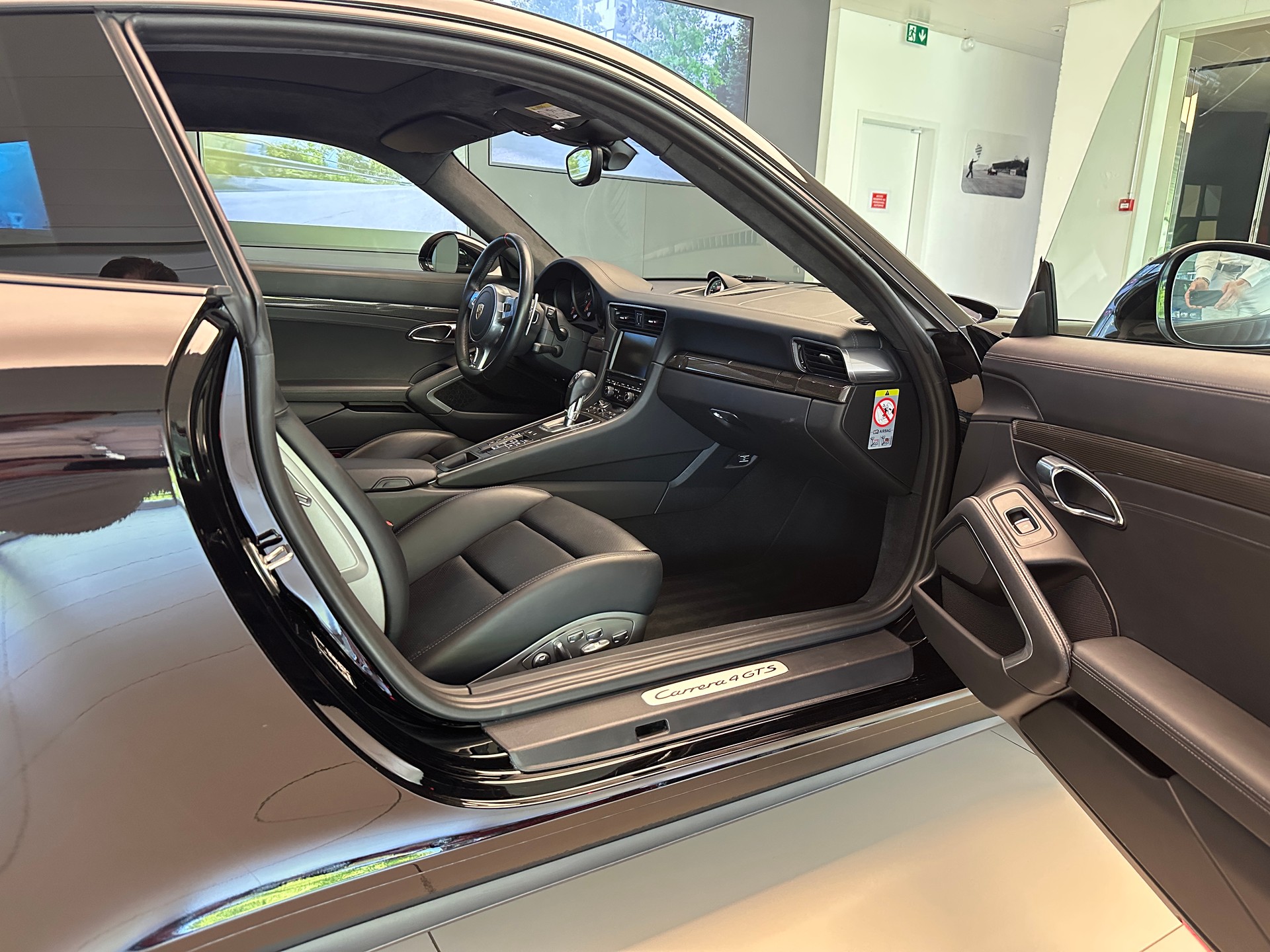 PORSCHE 911 Carrera 4 GTS PDK-image-7