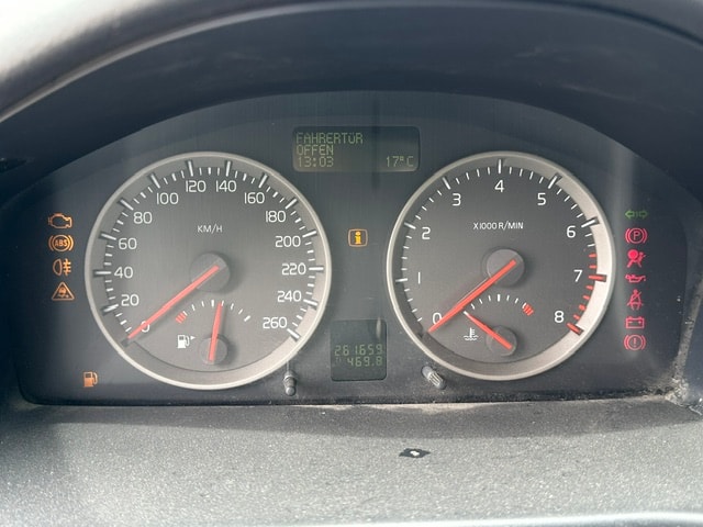 VOLVO V50 T5 AWD Momentum-image-11