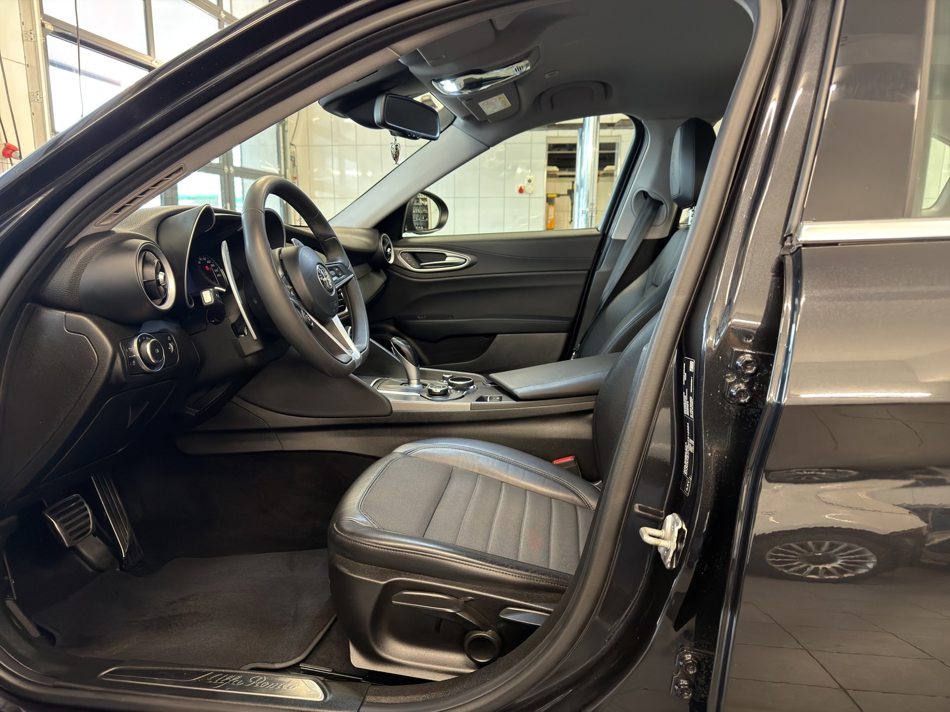 ALFA ROMEO Giulia 2.2 JTDM Super Automatic-image-6