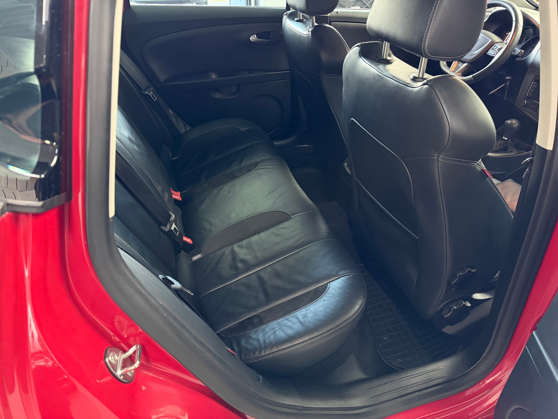 SEAT Leon 2.0 TSI FR DSG-image-12