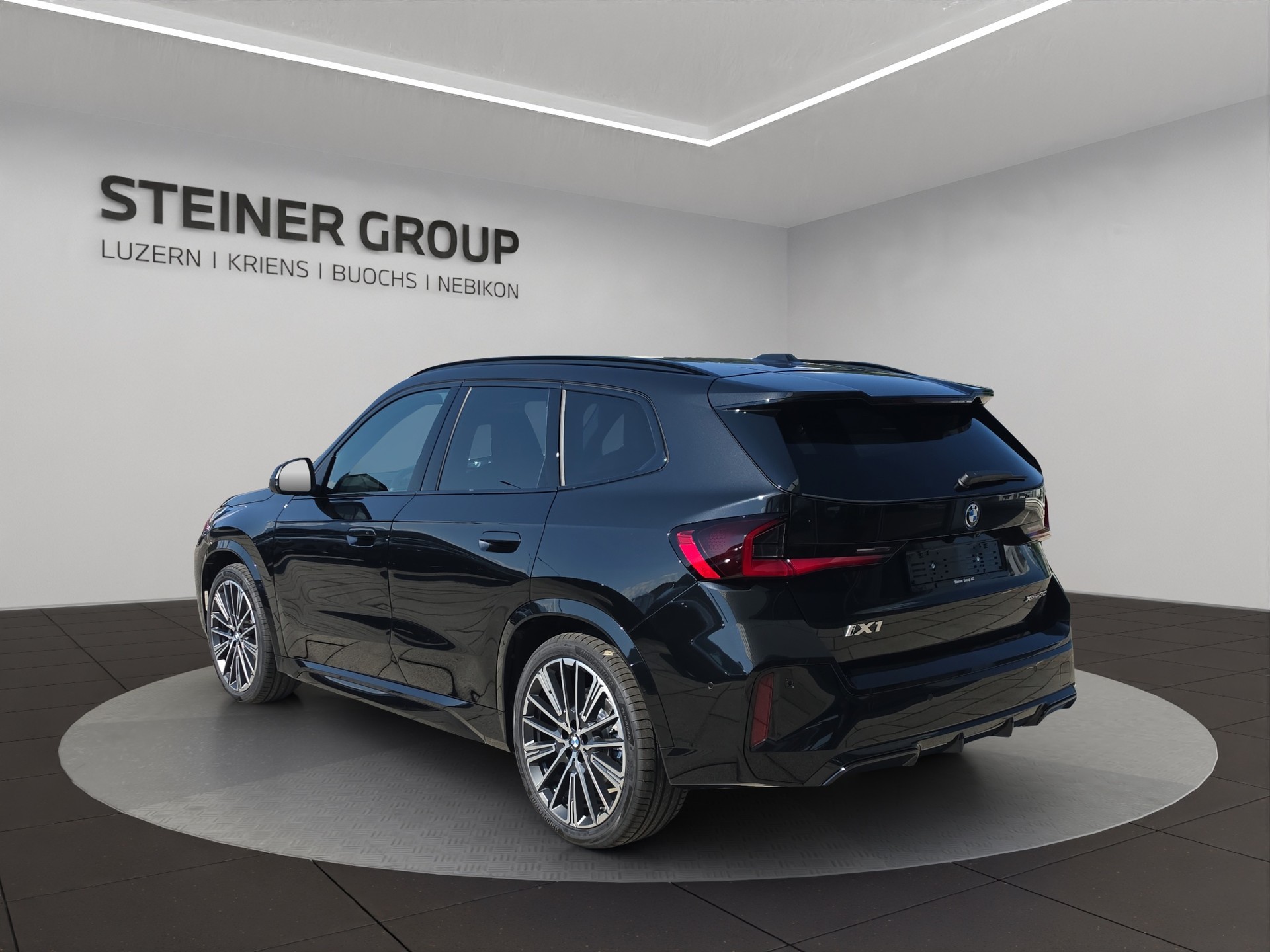 BMW iX1 xDrive 30 M Sport-image-6