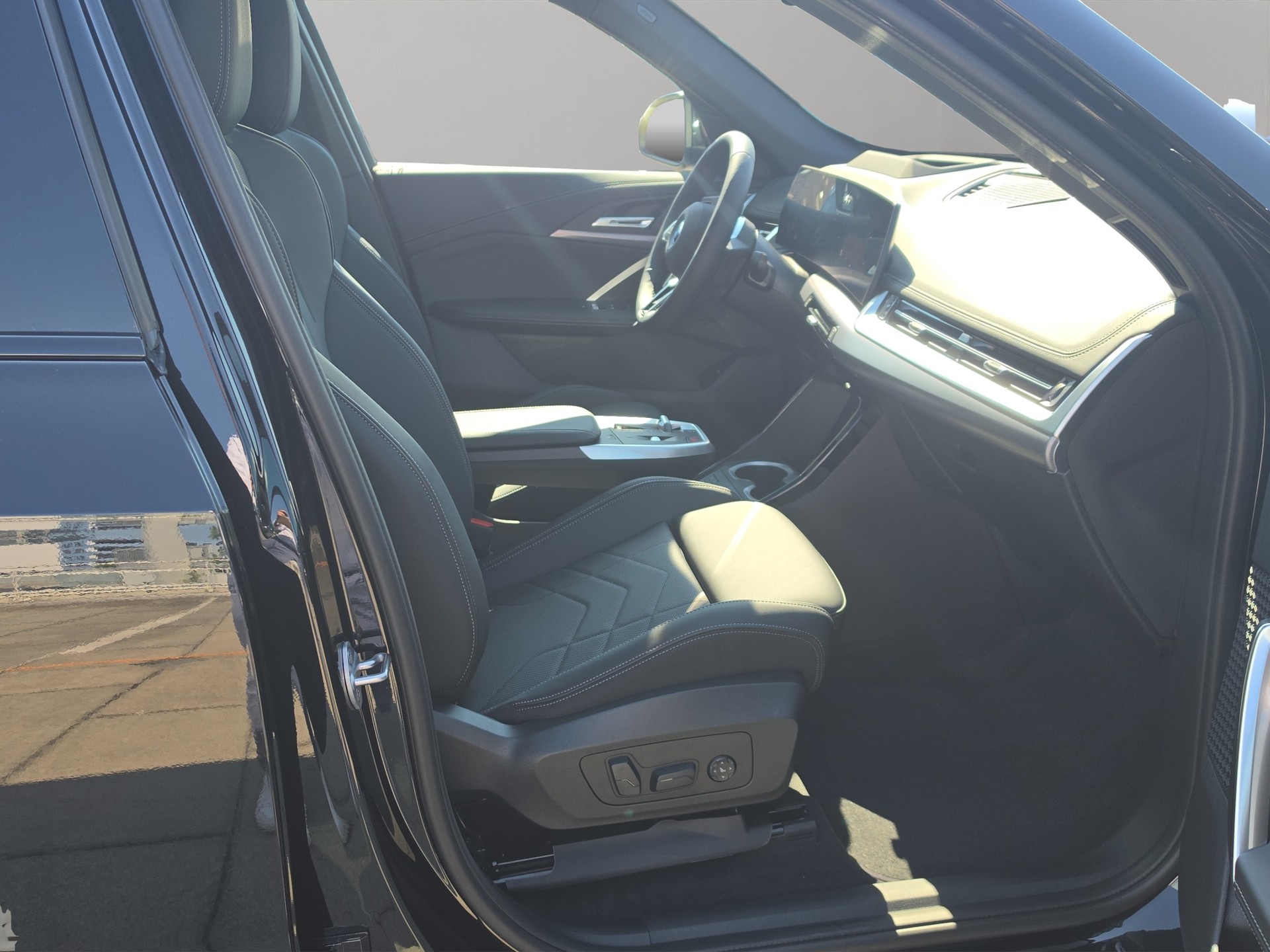 BMW iX1 xDrive 30 M Sport-image-20