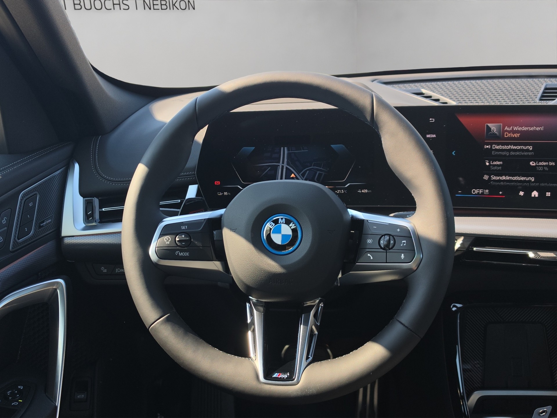 BMW iX1 xDrive 30 M Sport-image-13