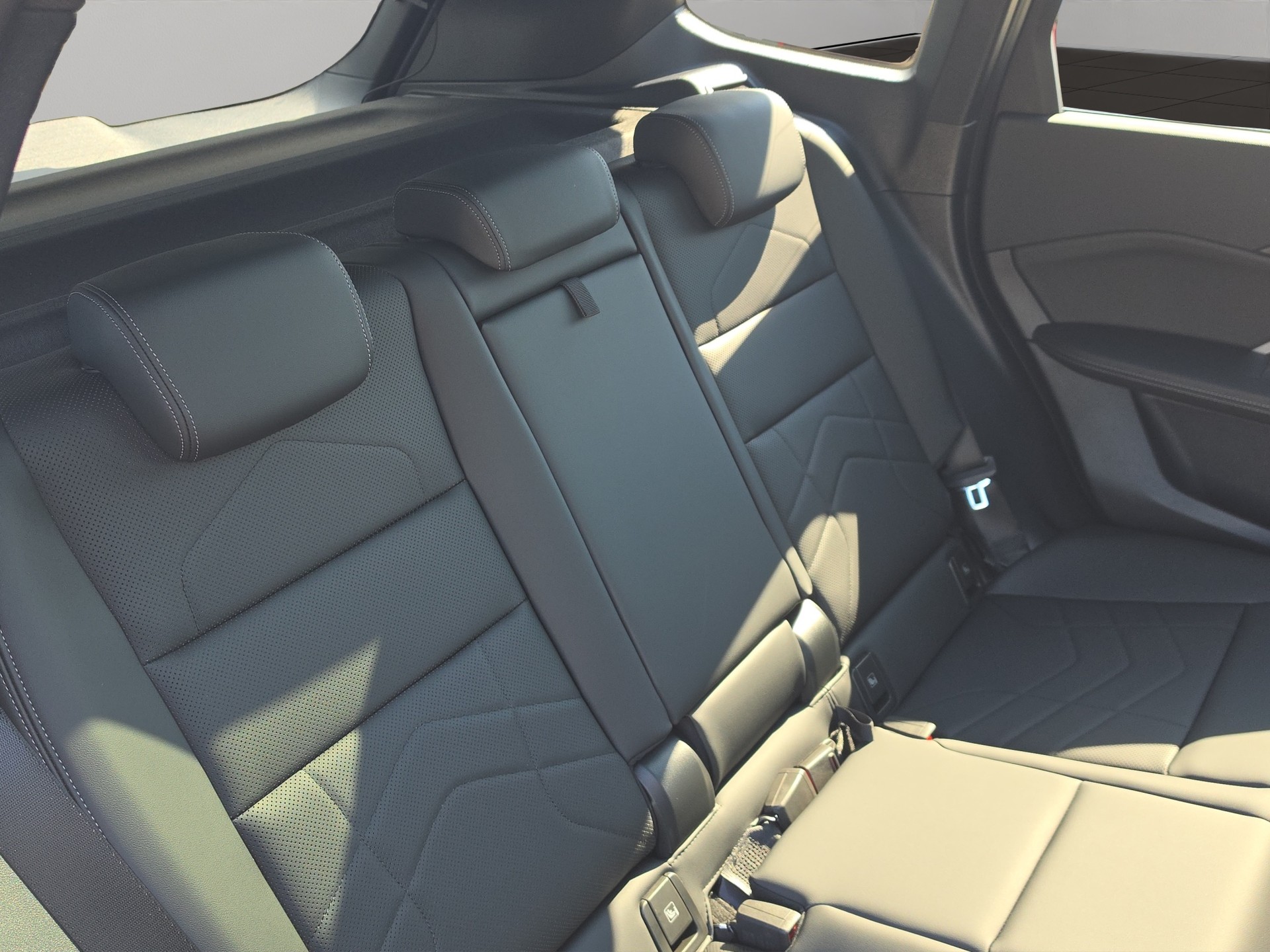 BMW iX1 xDrive 30 M Sport-image-21