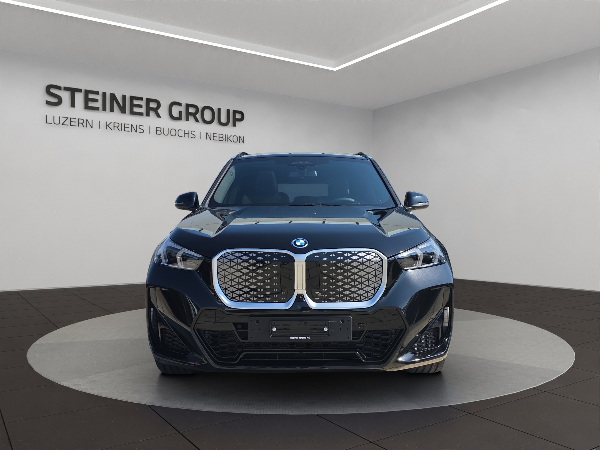 BMW iX1 xDrive 30 M Sport-image-1
