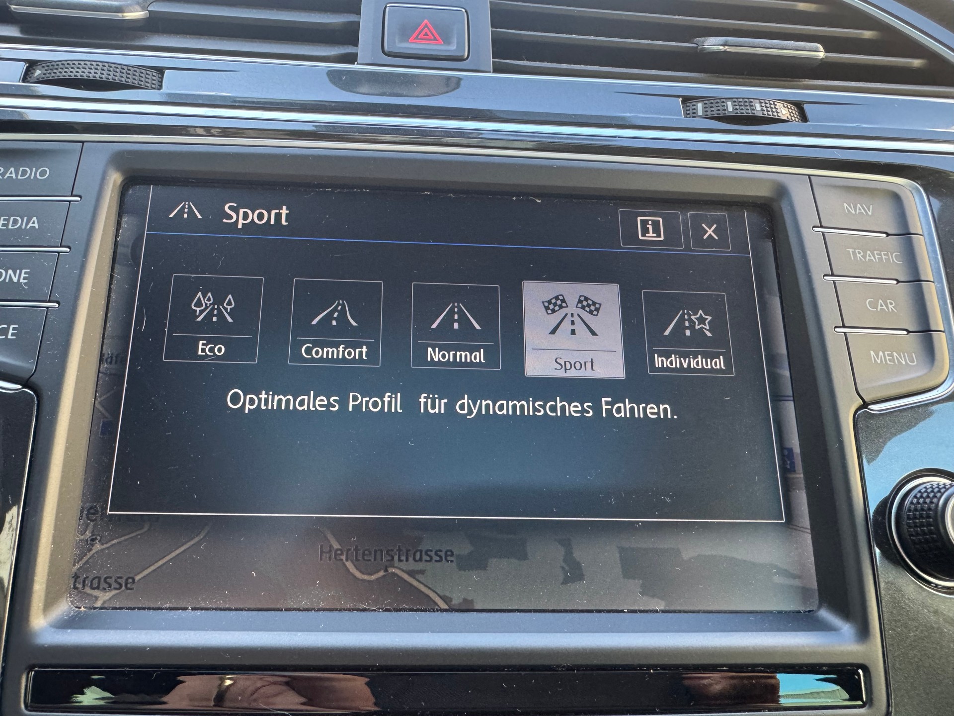 VW Tiguan 2.0TSI Highline 4Motion DSG*R-Line*Standheizung*Panoramadach*-image-14