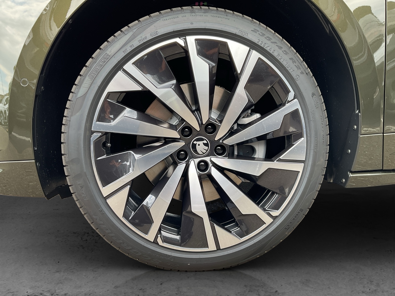SKODA Enyaq 85x Sportline 4x4-image-12