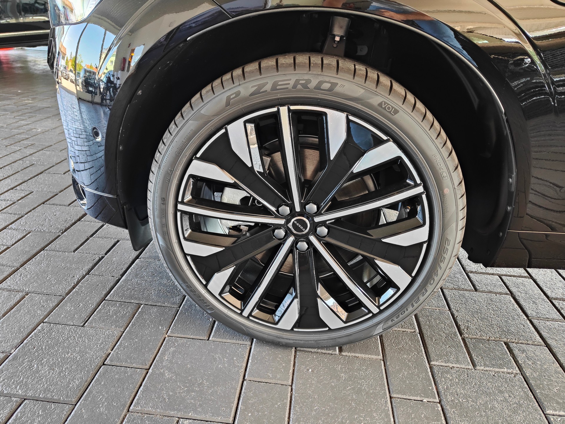 VOLVO XC60 T8 eAWD PluginHybrid Ultra Dark Geartronic-image-7