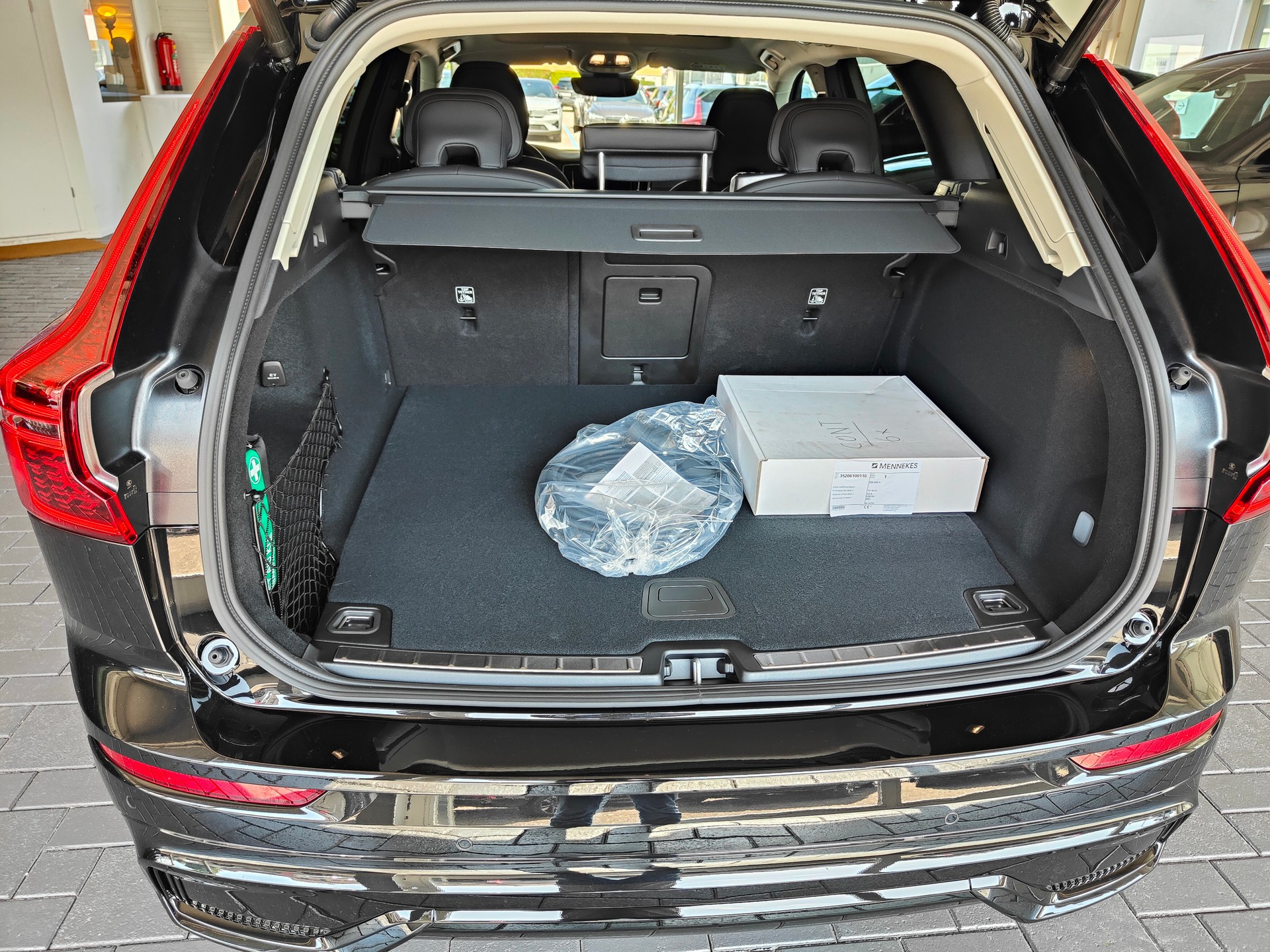 VOLVO XC60 T8 eAWD PluginHybrid Ultra Dark Geartronic-image-16