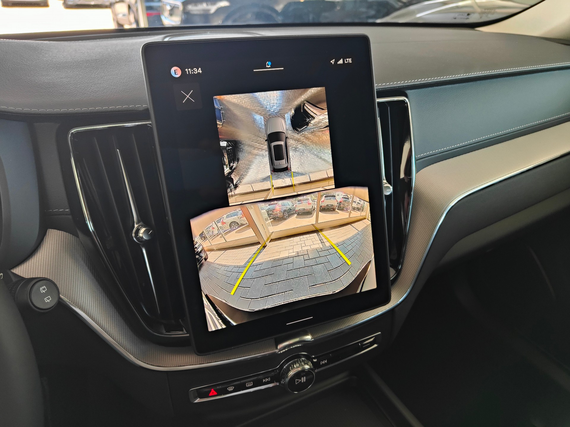 VOLVO XC60 T8 eAWD PluginHybrid Ultra Dark Geartronic-image-14