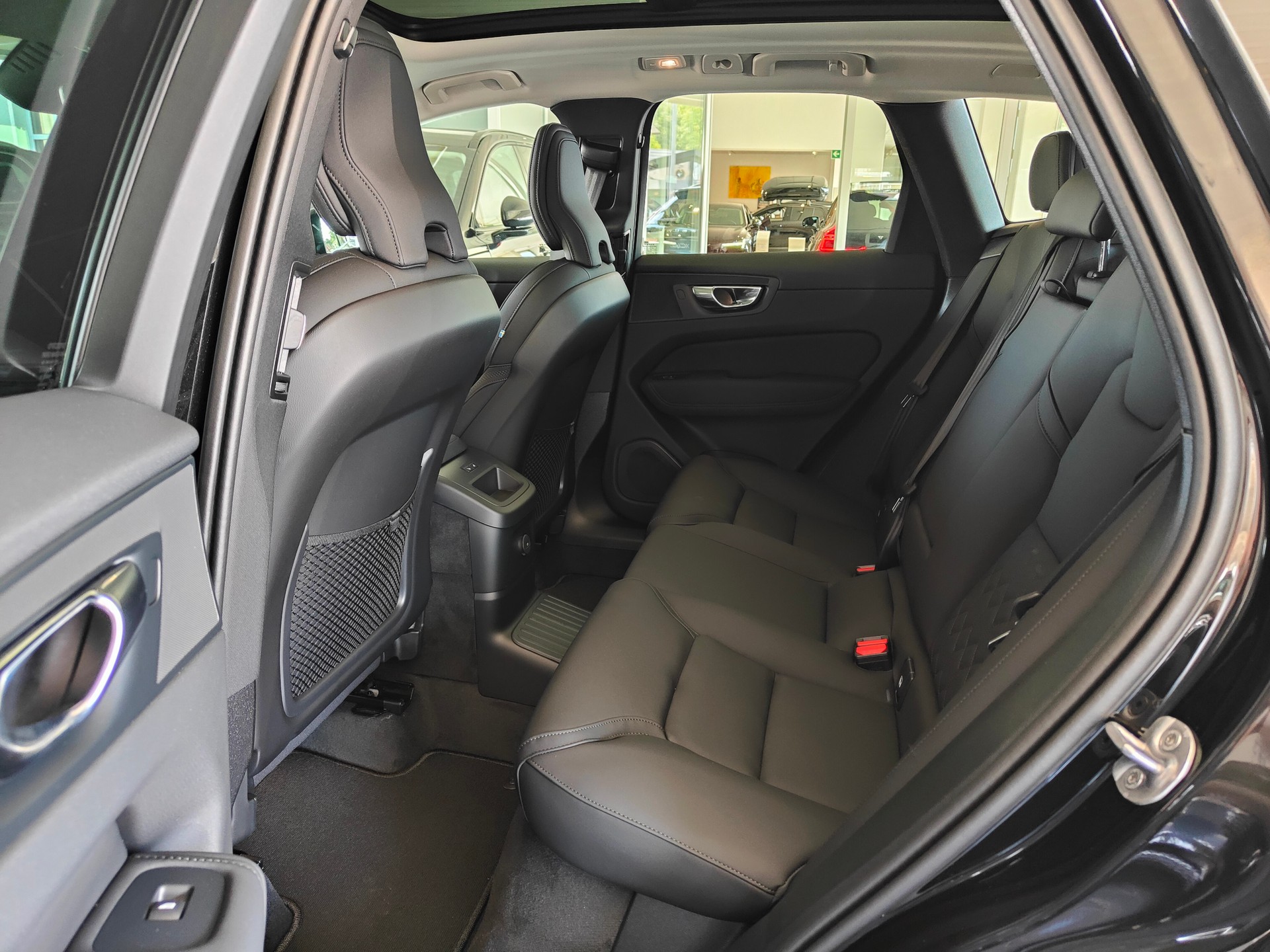 VOLVO XC60 T8 eAWD PluginHybrid Ultra Dark Geartronic-image-15
