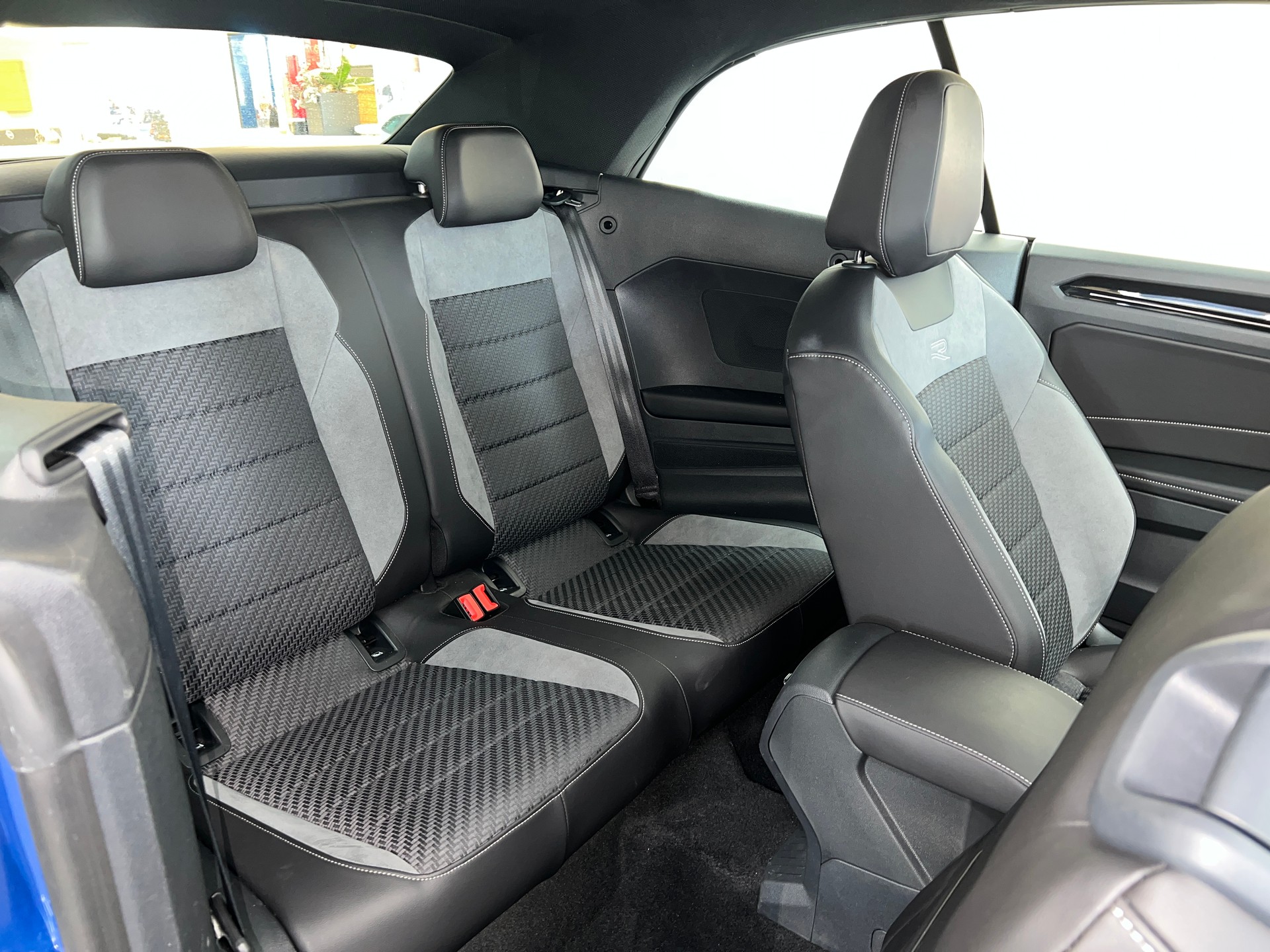 VW T-Roc Cabriolet 1.5 TSI EVO R-Line DSG-image-15