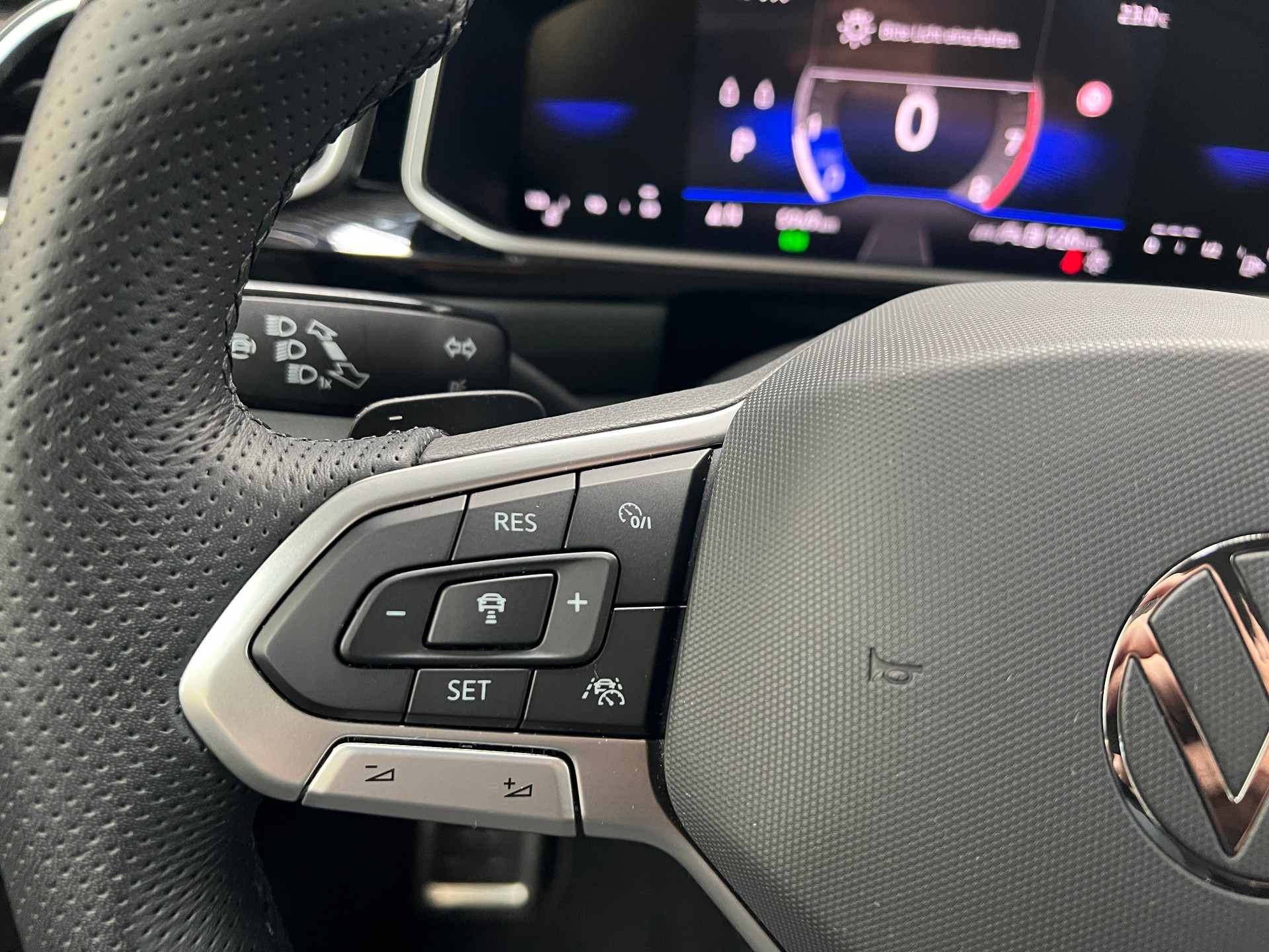 VW T-Roc Cabriolet 1.5 TSI EVO R-Line DSG-image-11