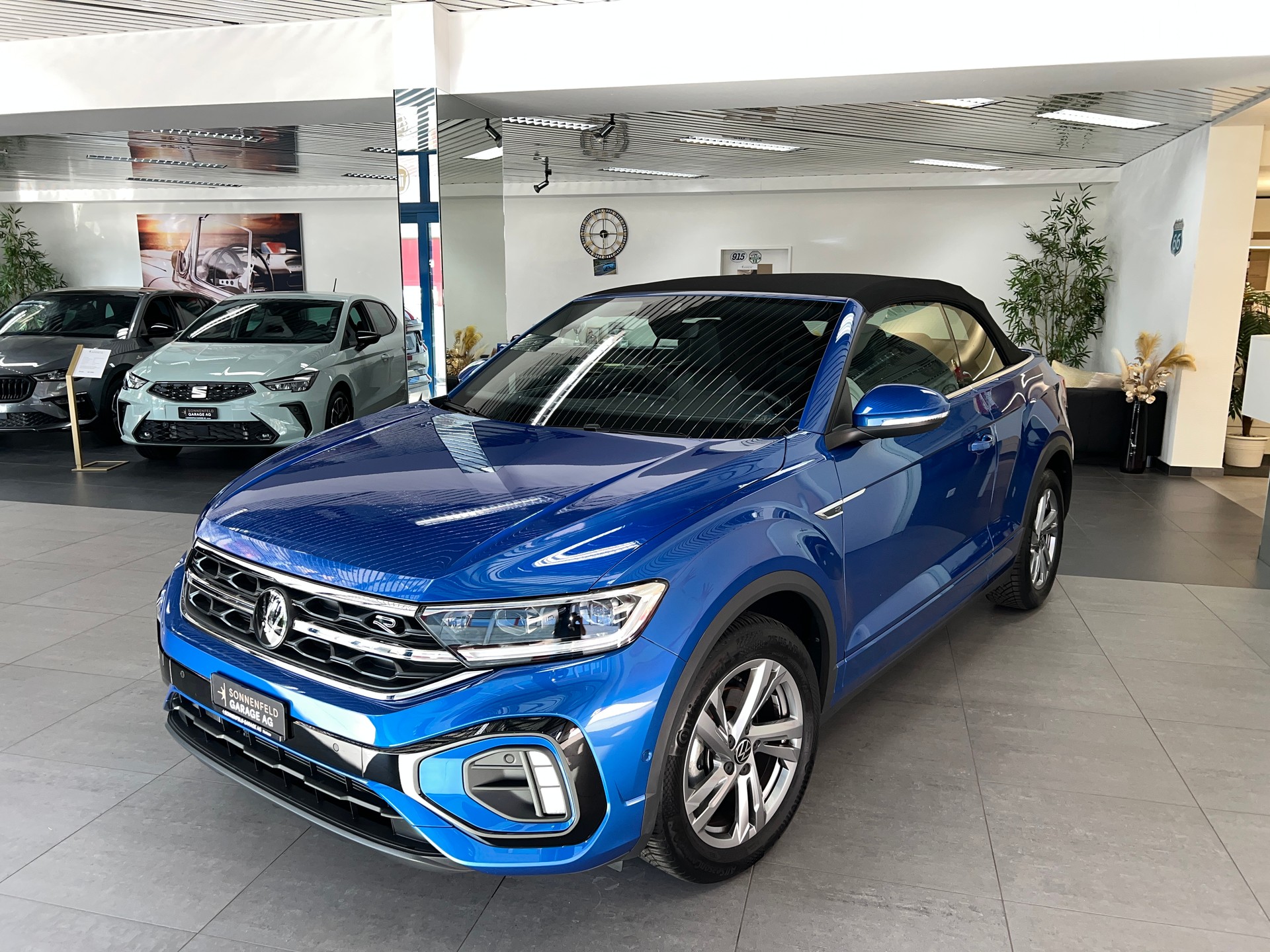 VW T-Roc Cabriolet 1.5 TSI EVO R-Line DSG-image-4