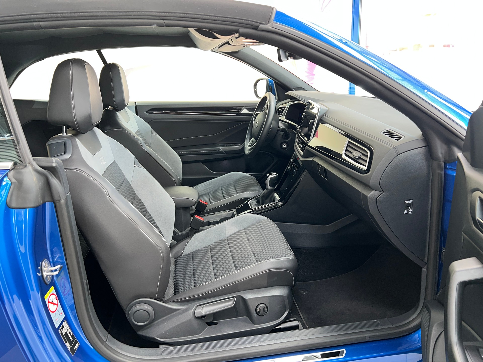 VW T-Roc Cabriolet 1.5 TSI EVO R-Line DSG-image-6