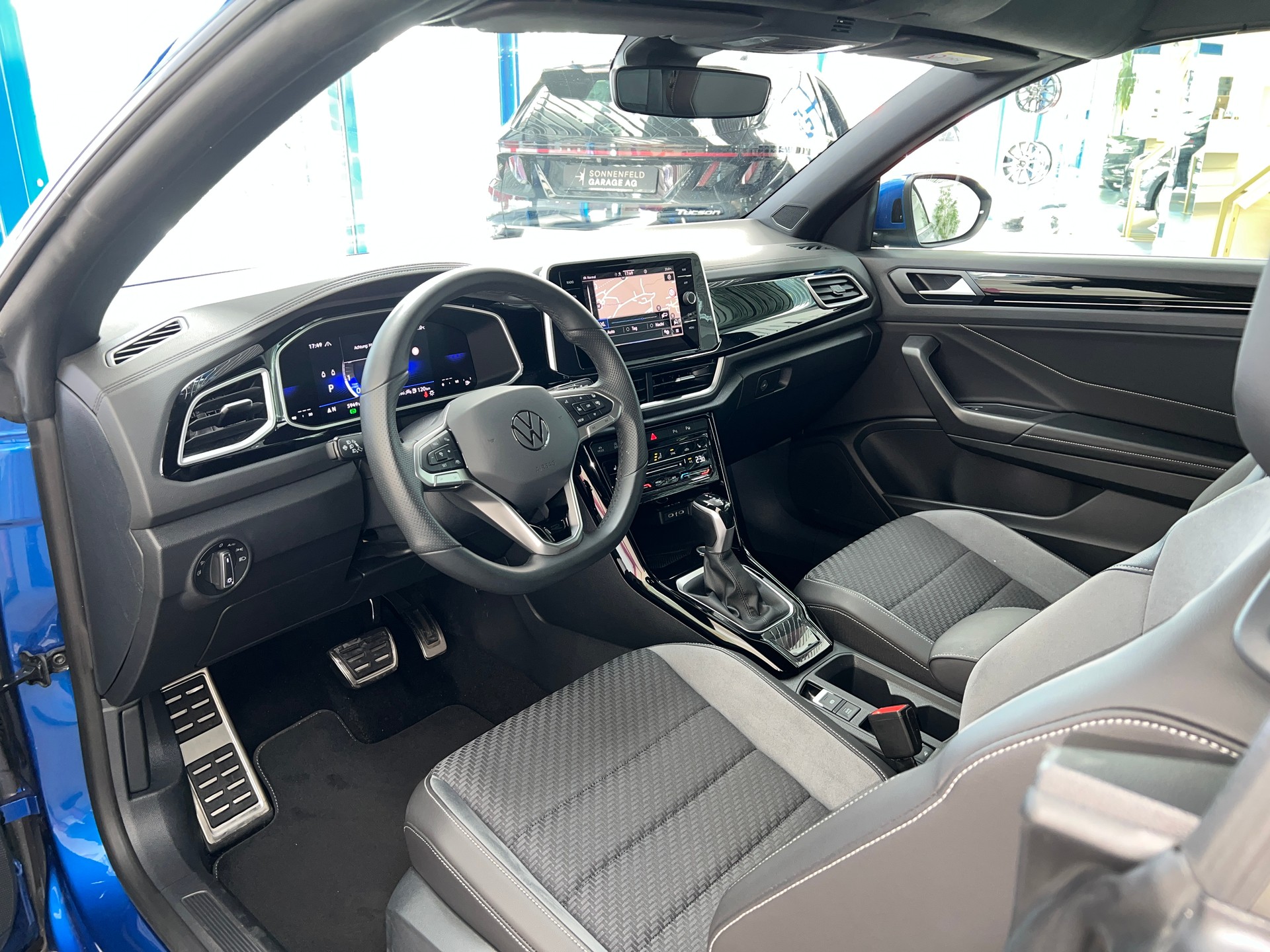 VW T-Roc Cabriolet 1.5 TSI EVO R-Line DSG-image-17