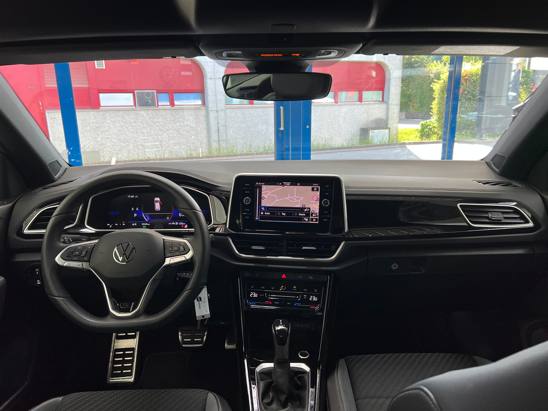 VW T-Roc Cabriolet 1.5 TSI EVO R-Line DSG-image-8