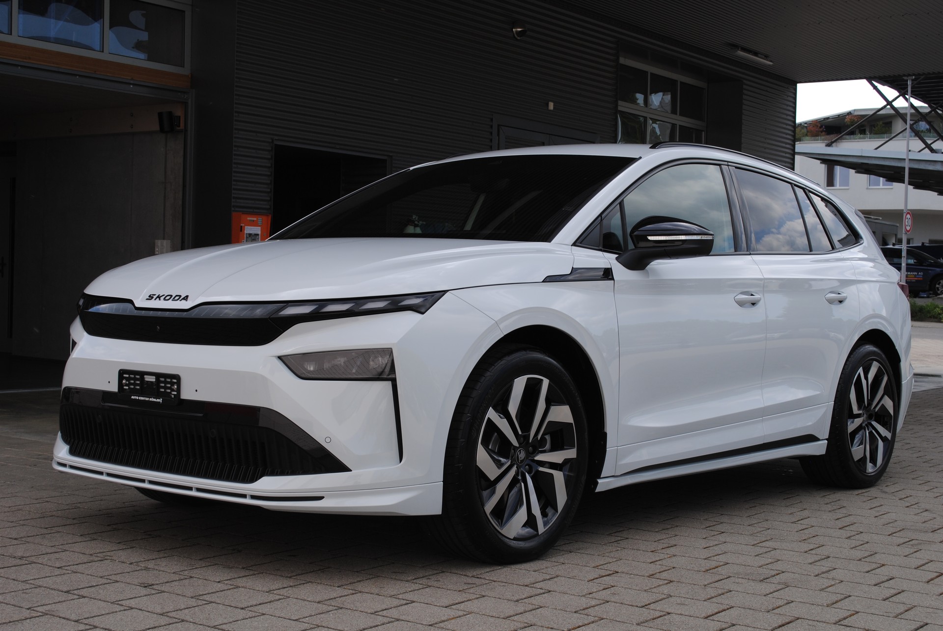 SKODA Enyaq 85x Sportline 4x4-image-0