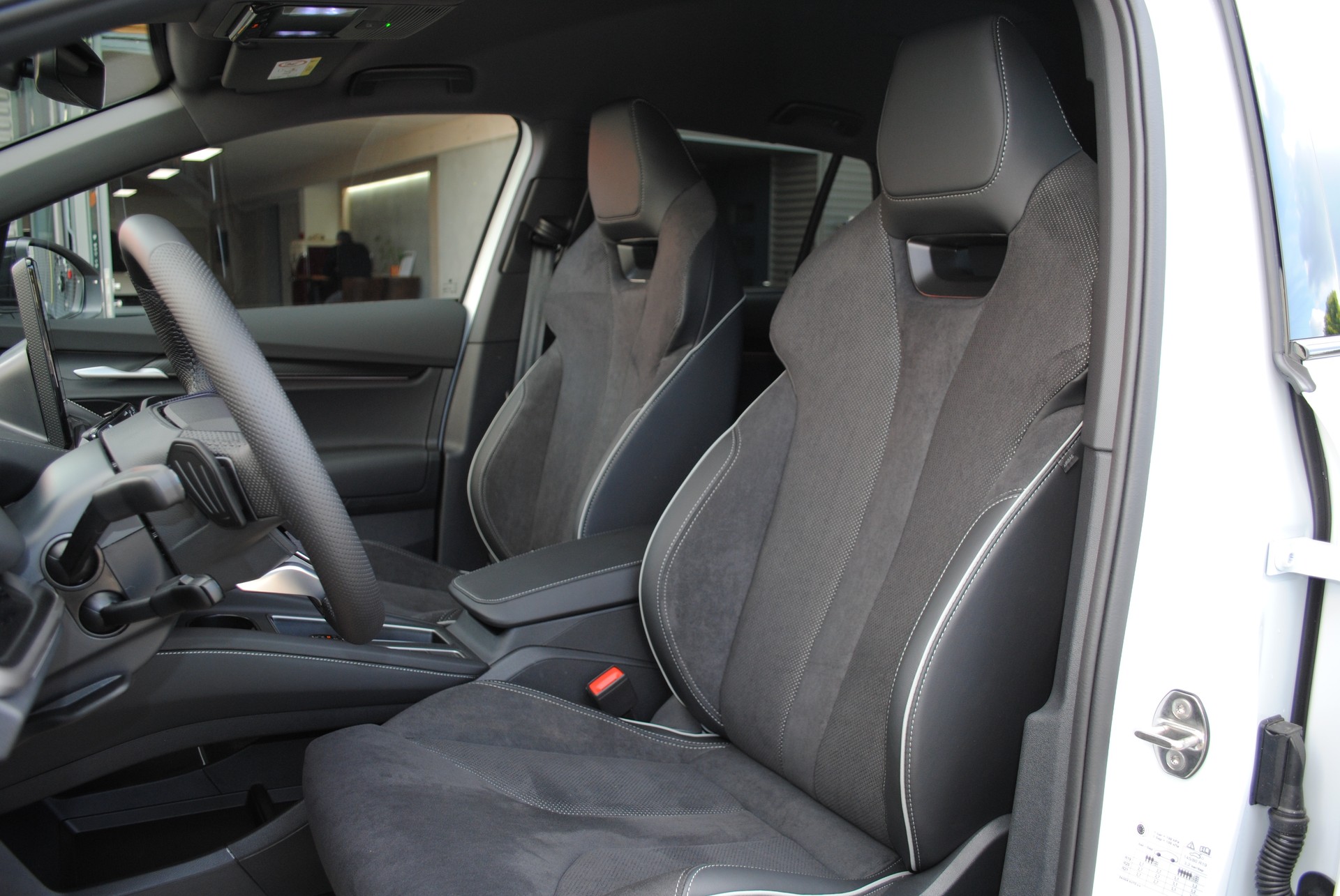 SKODA Enyaq 85x Sportline 4x4-image-11