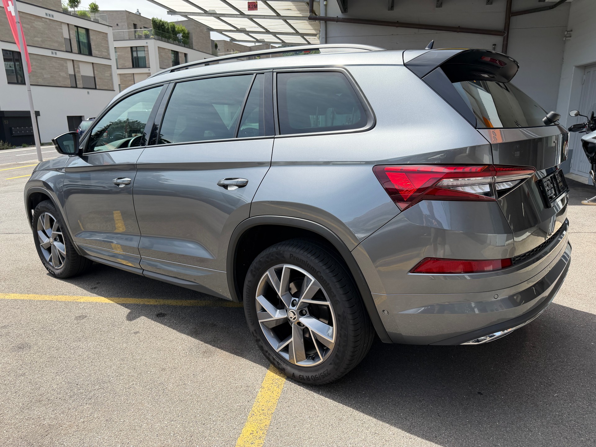 SKODA Kodiaq 2.0 TSI 4x4 SportLine-image-3