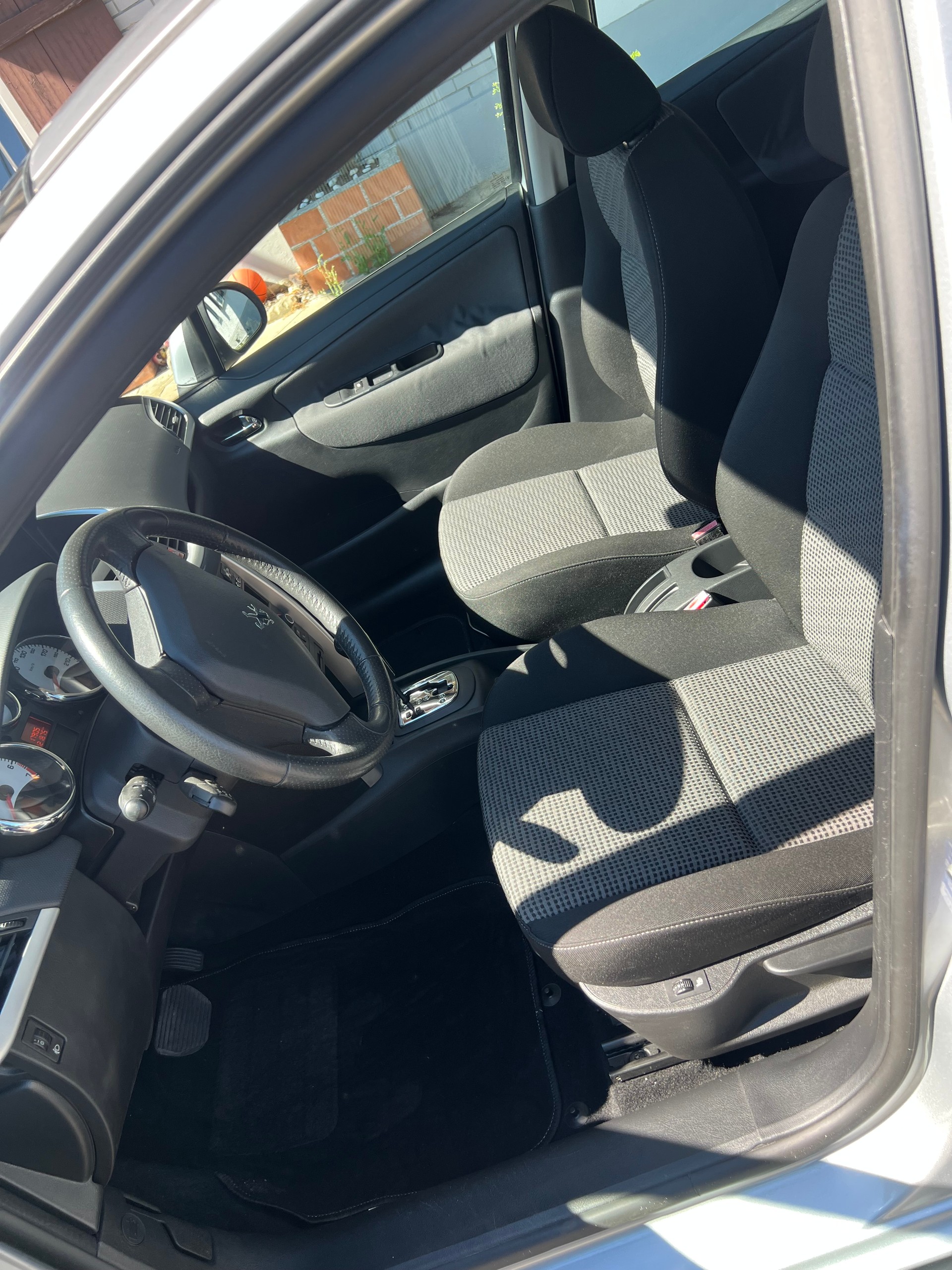 PEUGEOT 207-image-5