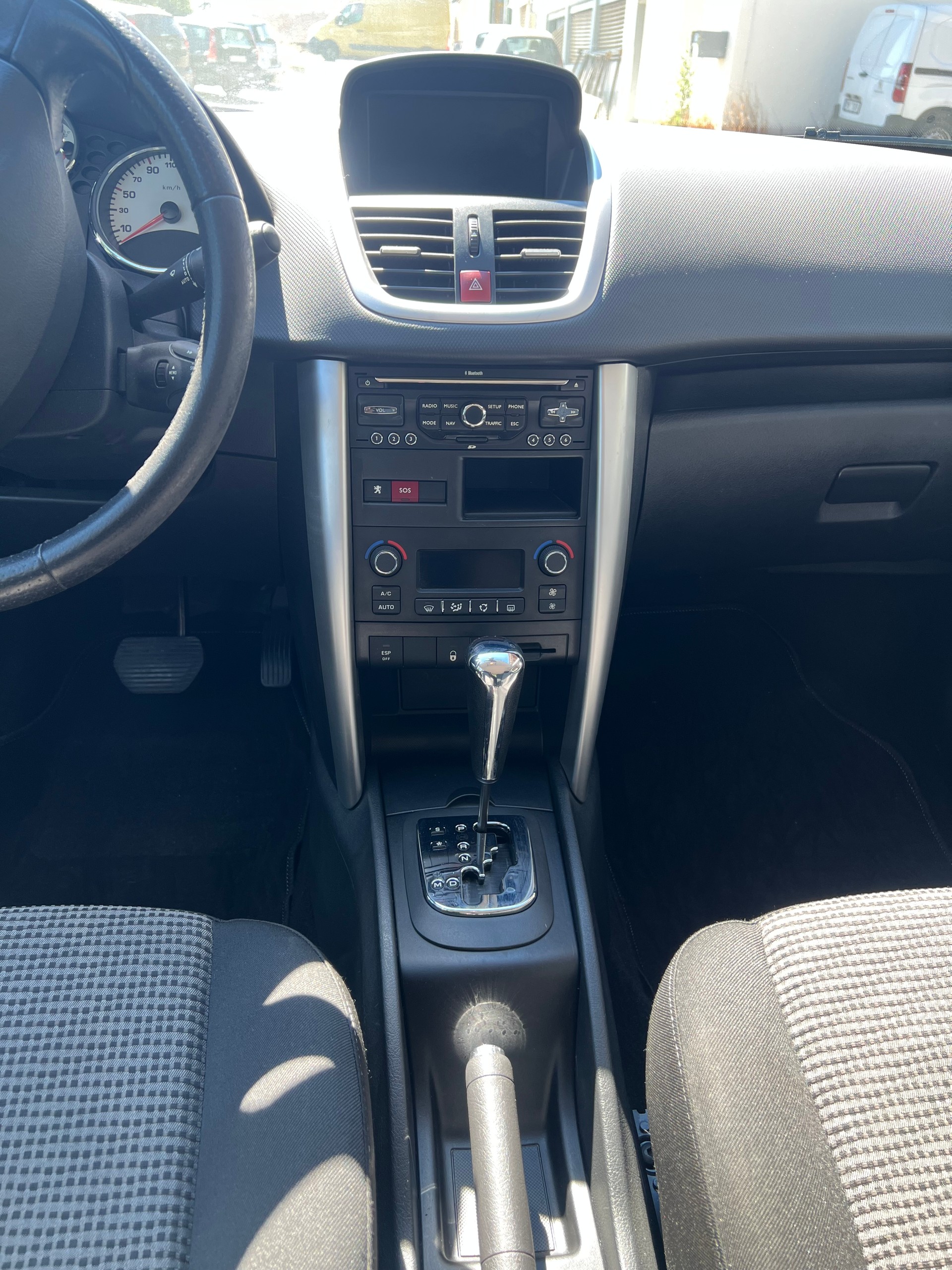 PEUGEOT 207-image-6