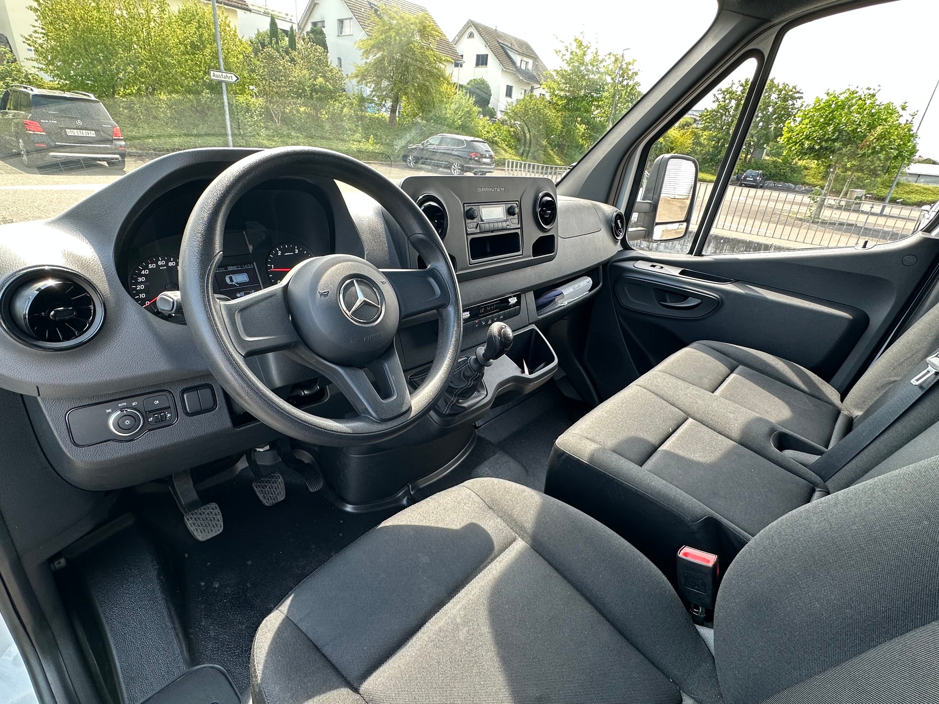 MERCEDES-BENZ Kofferaufbau mit Hebebühne / Anhängerkupplung 3,5t-image-6