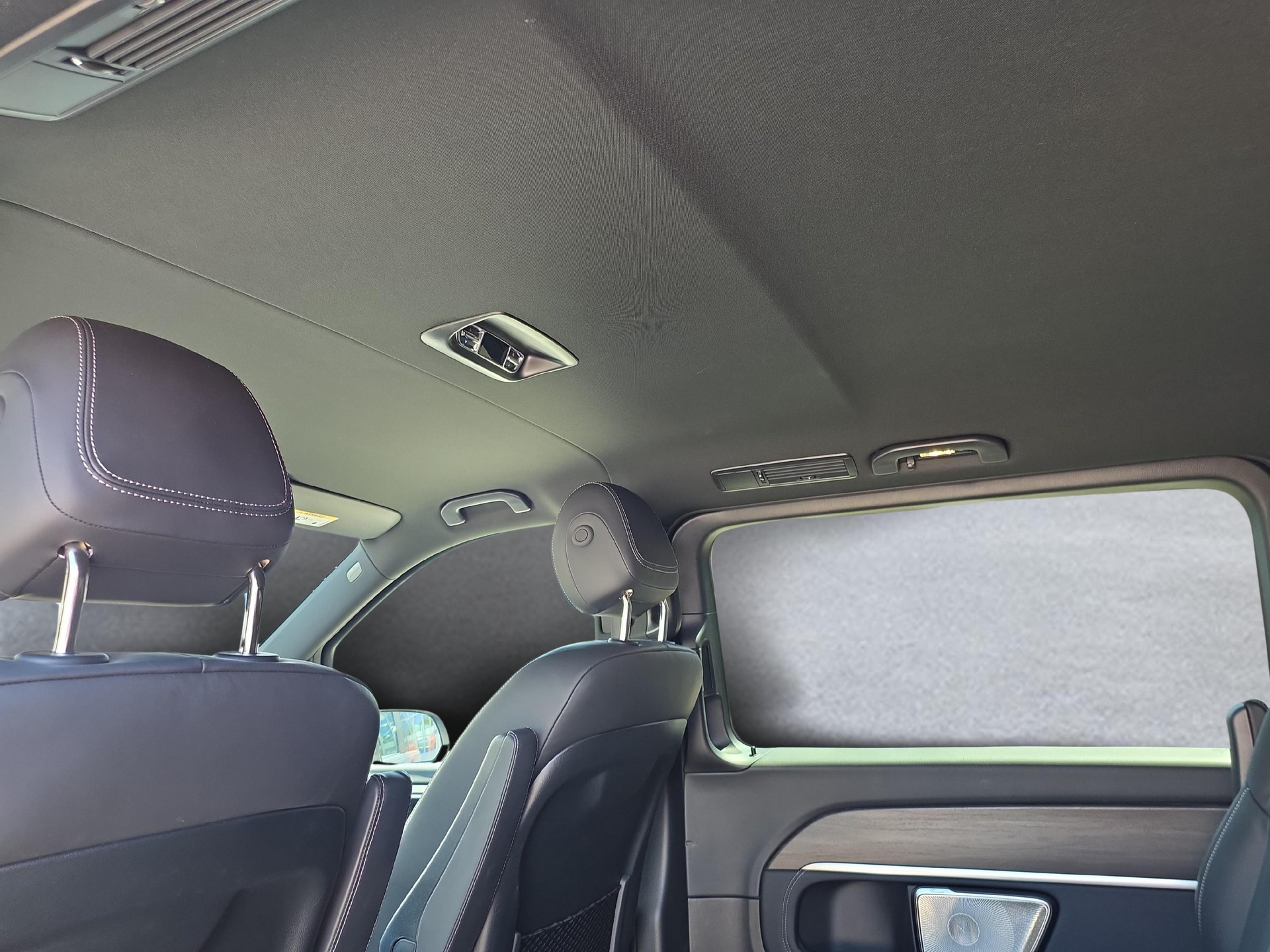 MERCEDES-BENZ V 300 d Exclusive lang Van-image-16