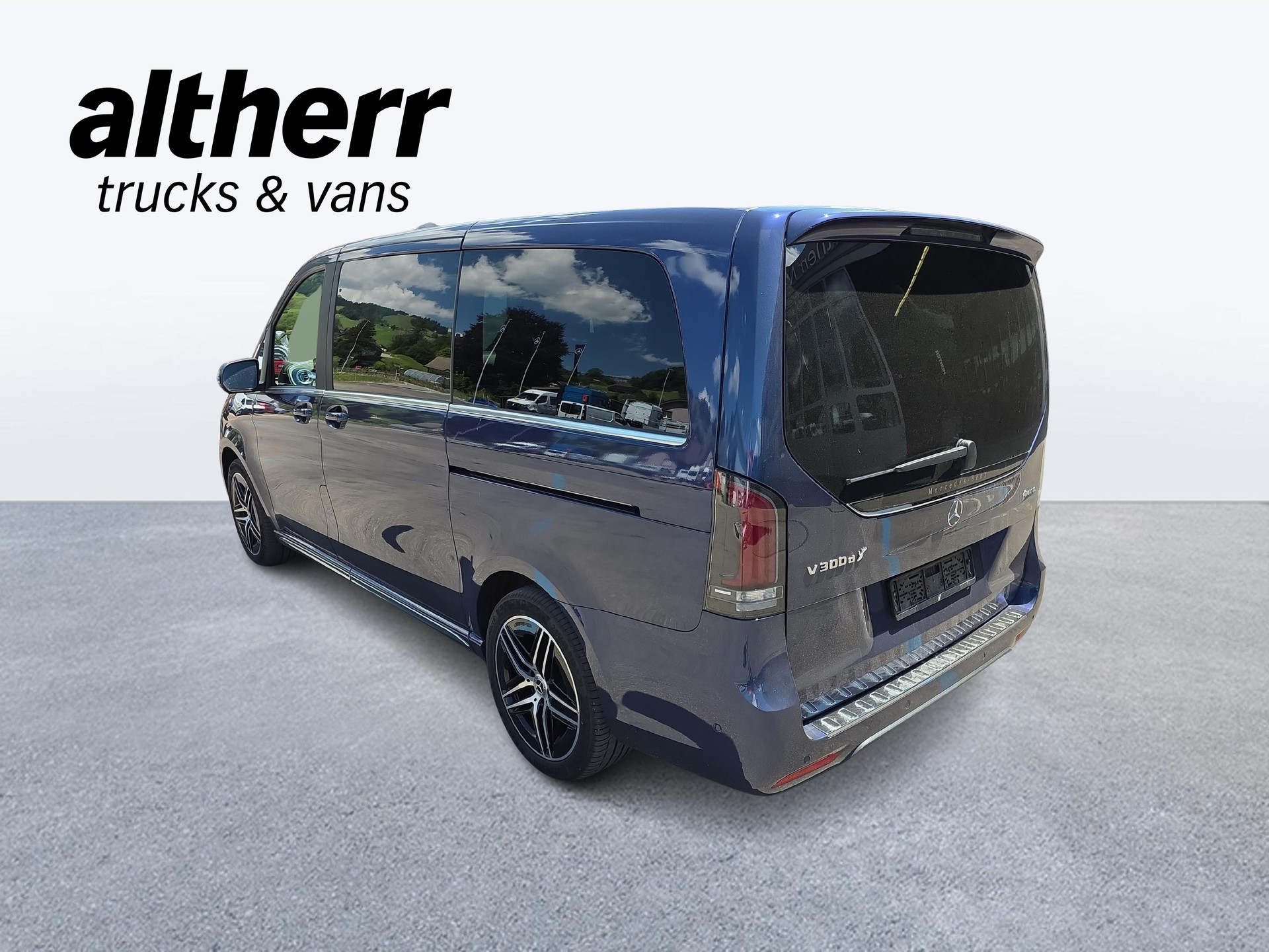 MERCEDES-BENZ V 300 d Exclusive lang Van-image-2