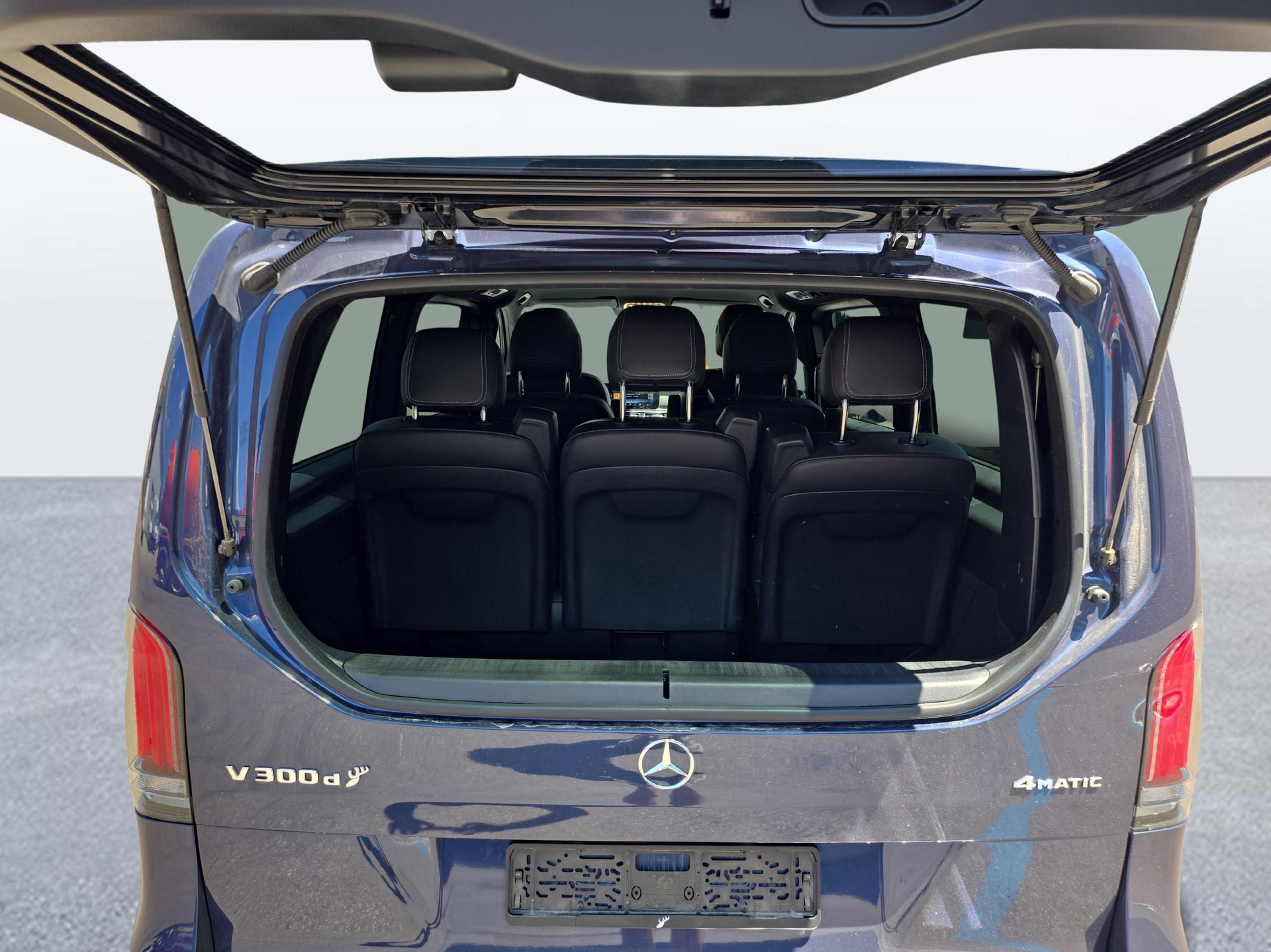 MERCEDES-BENZ V 300 d Exclusive lang Van-image-12