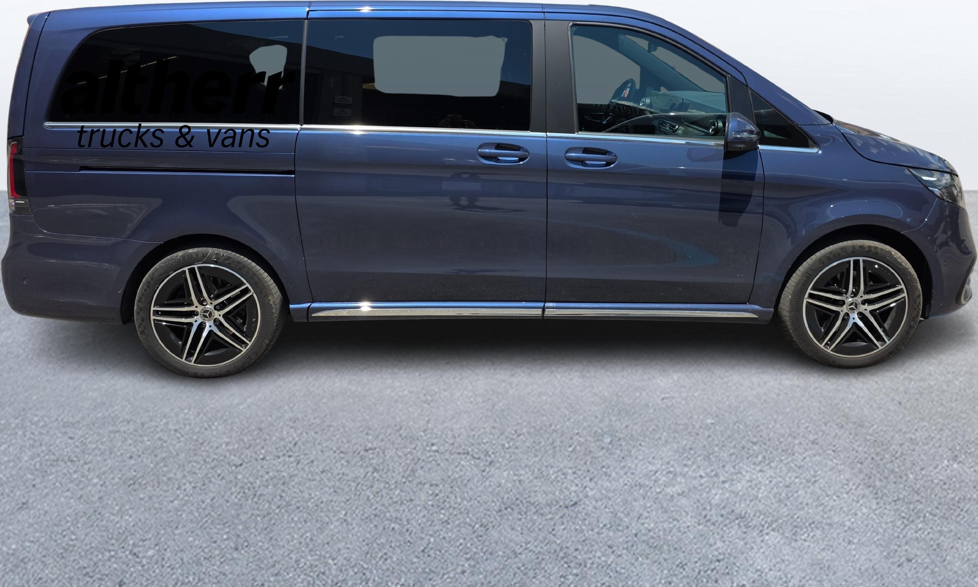 MERCEDES-BENZ V 300 d Exclusive lang Van-image-5